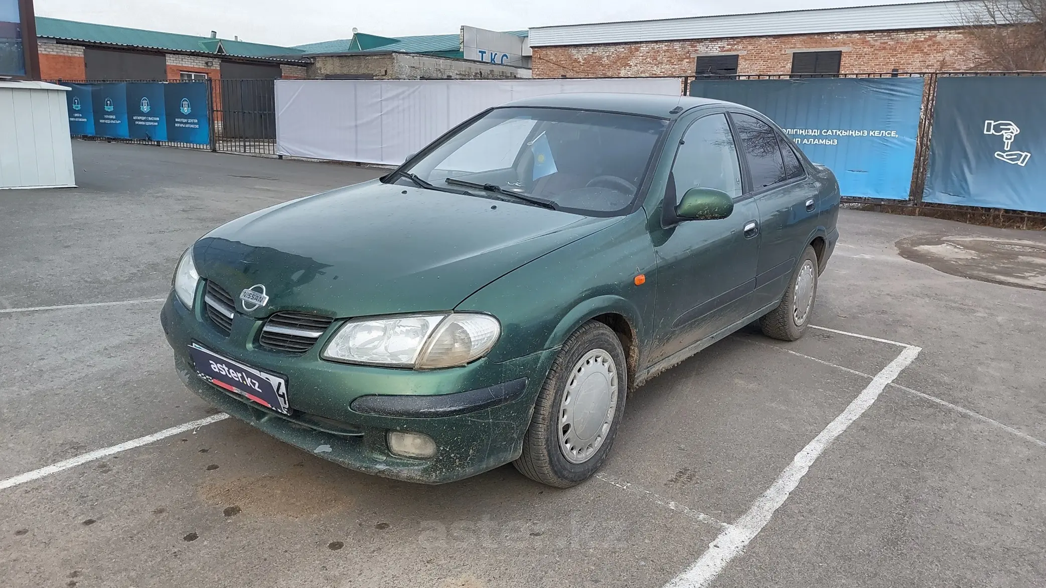 Nissan Almera 2001