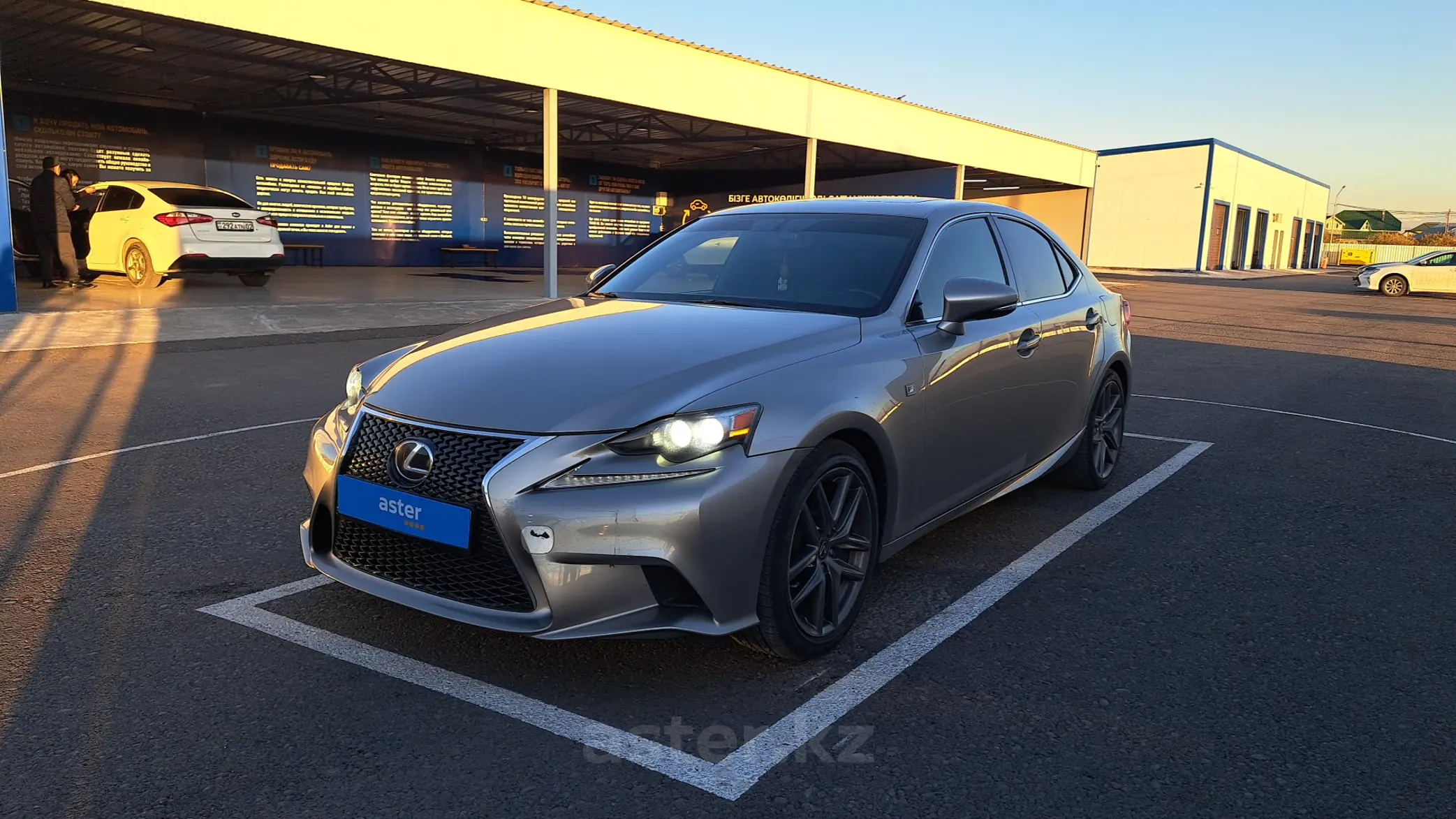 Lexus IS 2016