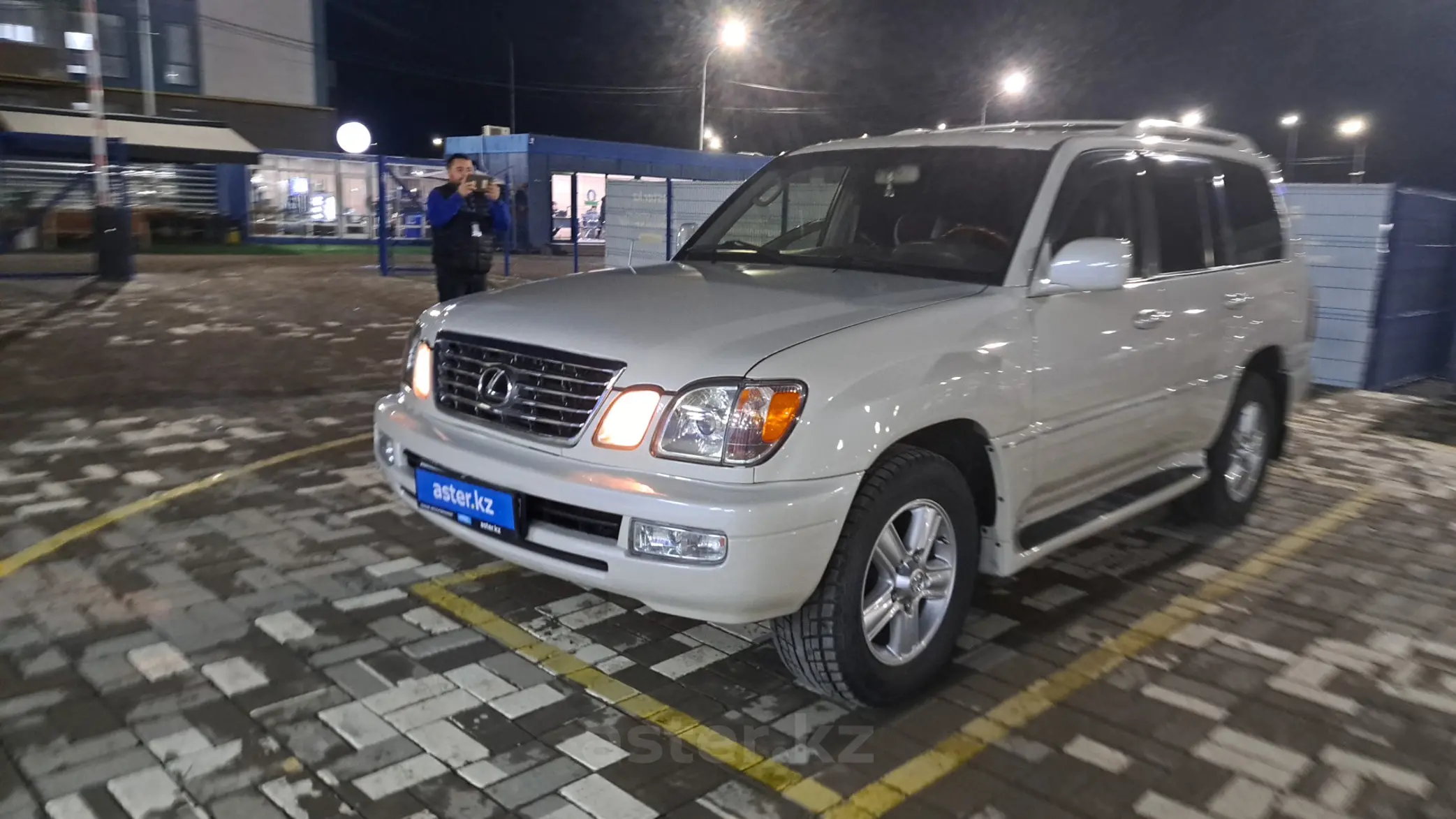 Lexus LX 2003