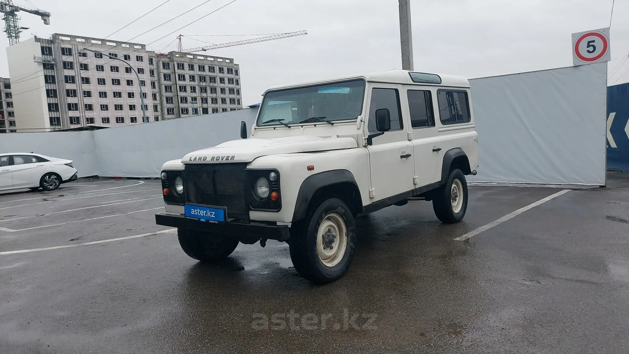 Land Rover Defender 2010