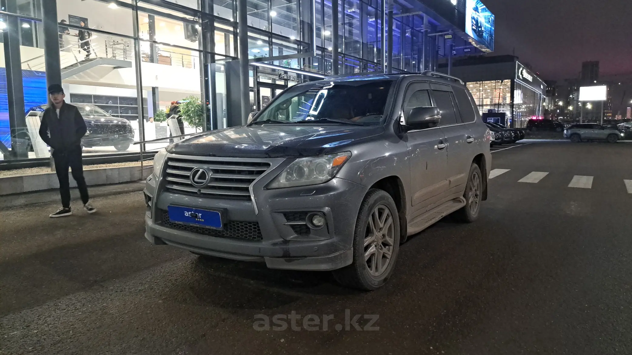 Lexus LX 2013