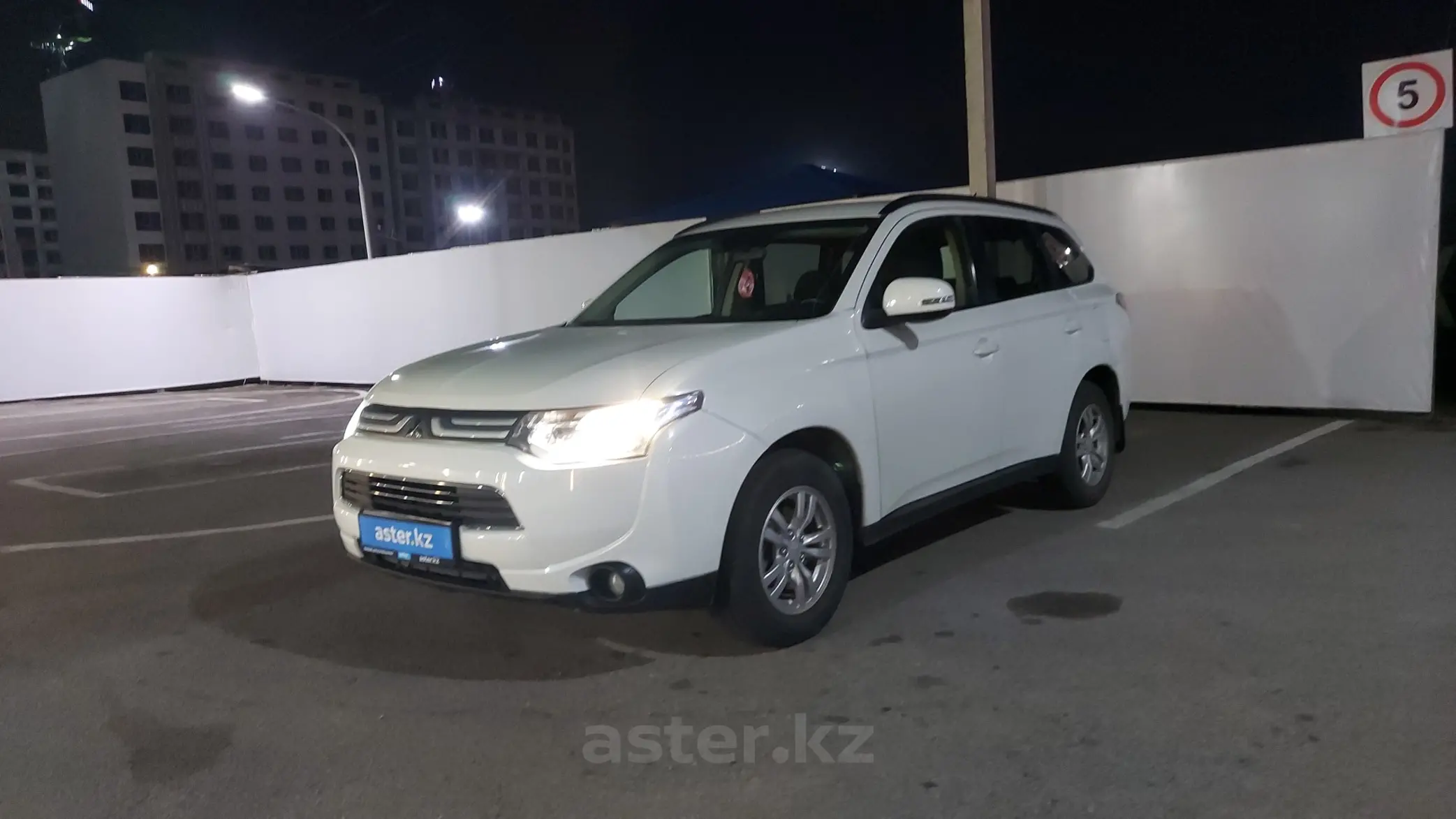 Mitsubishi Outlander 2013