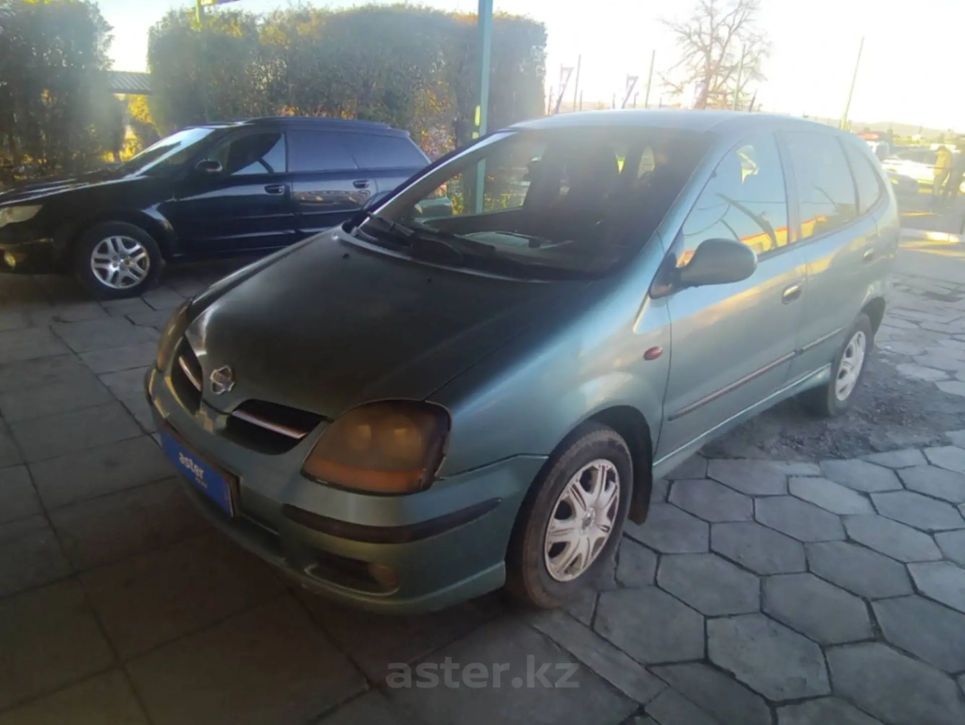 Nissan Almera Tino 2000