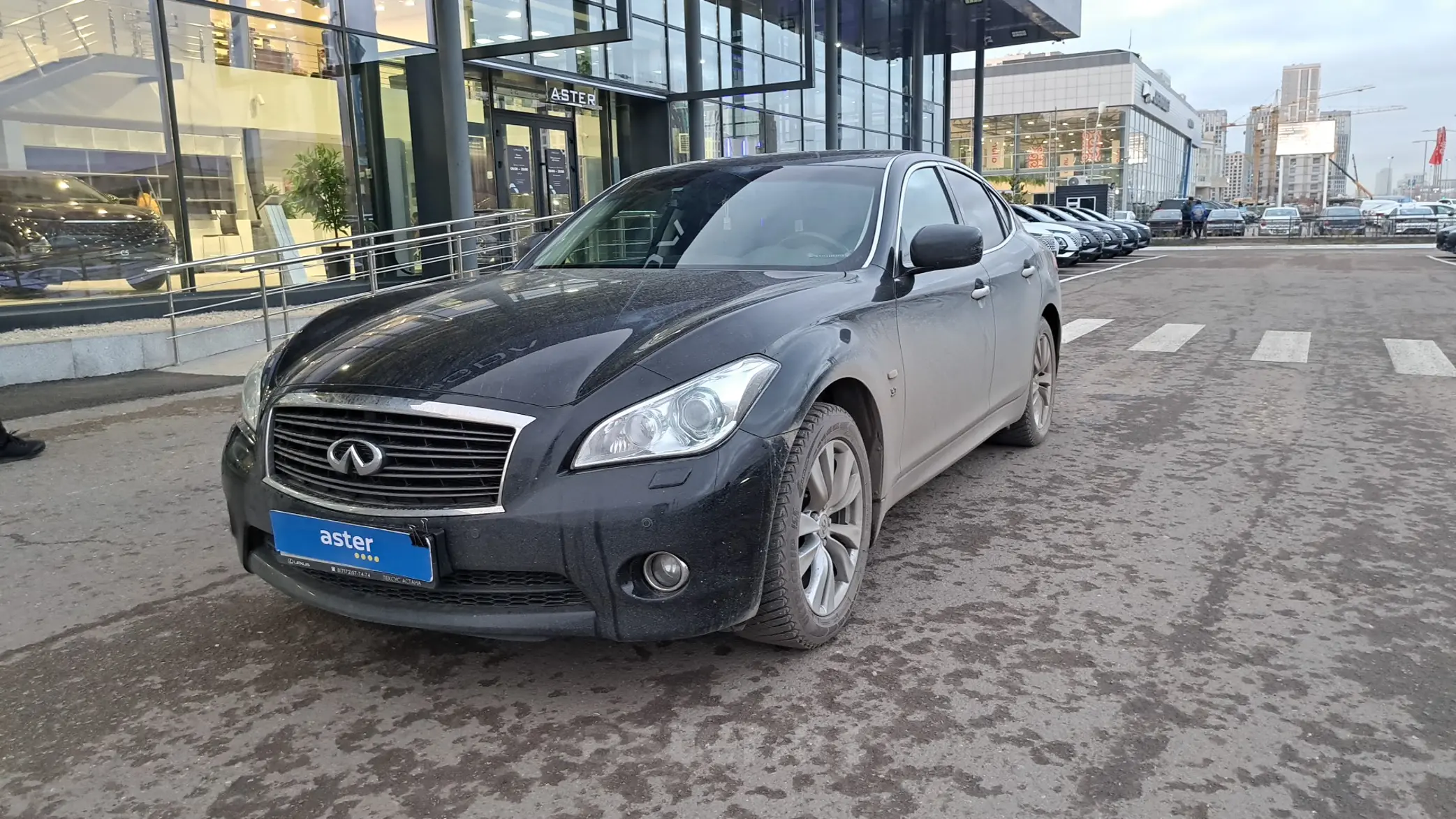 Infiniti Q70 2014