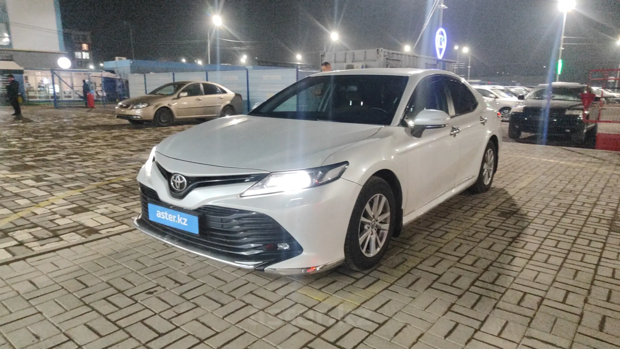 Toyota Camry 2019