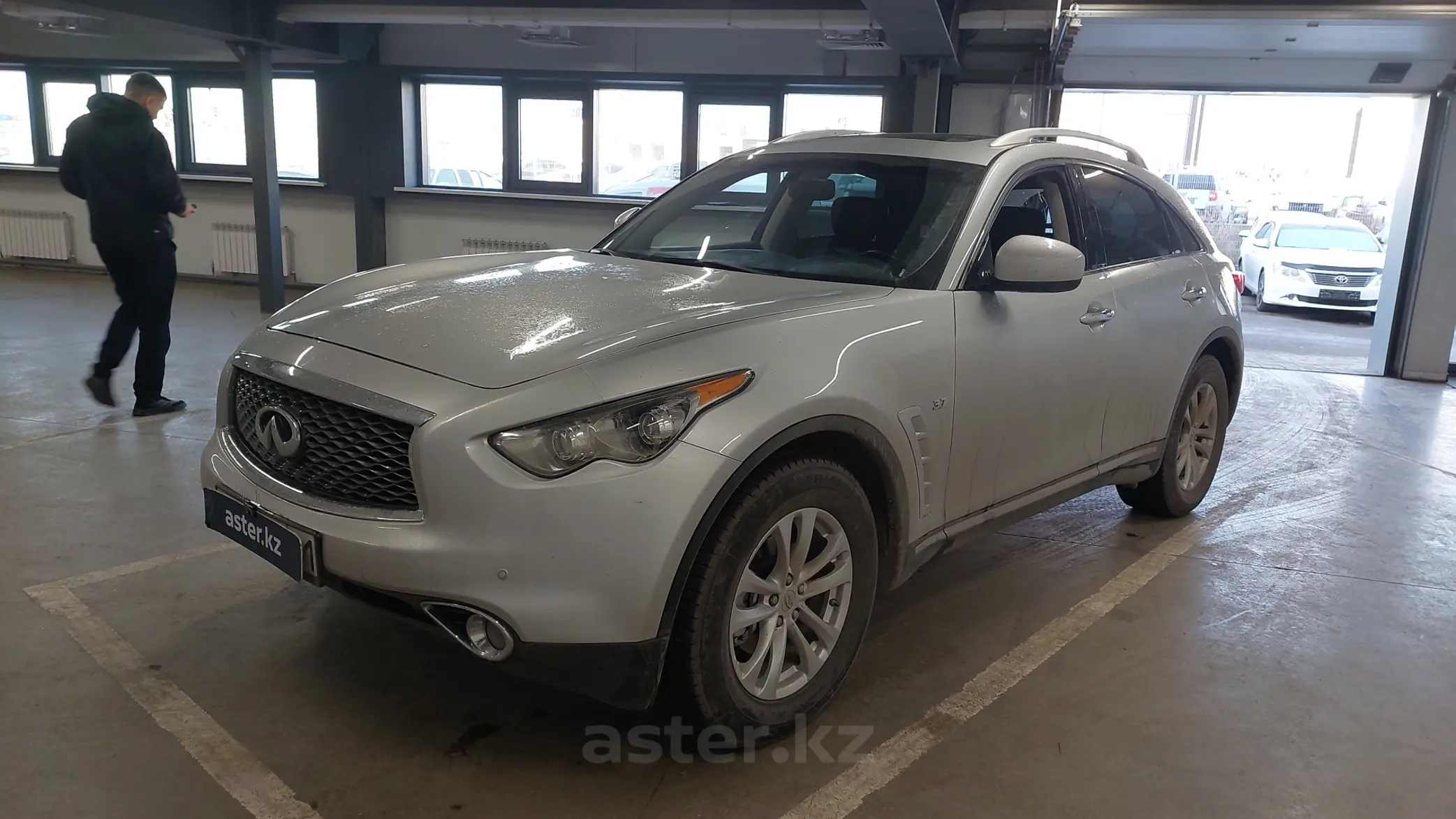 Infiniti QX70 2016