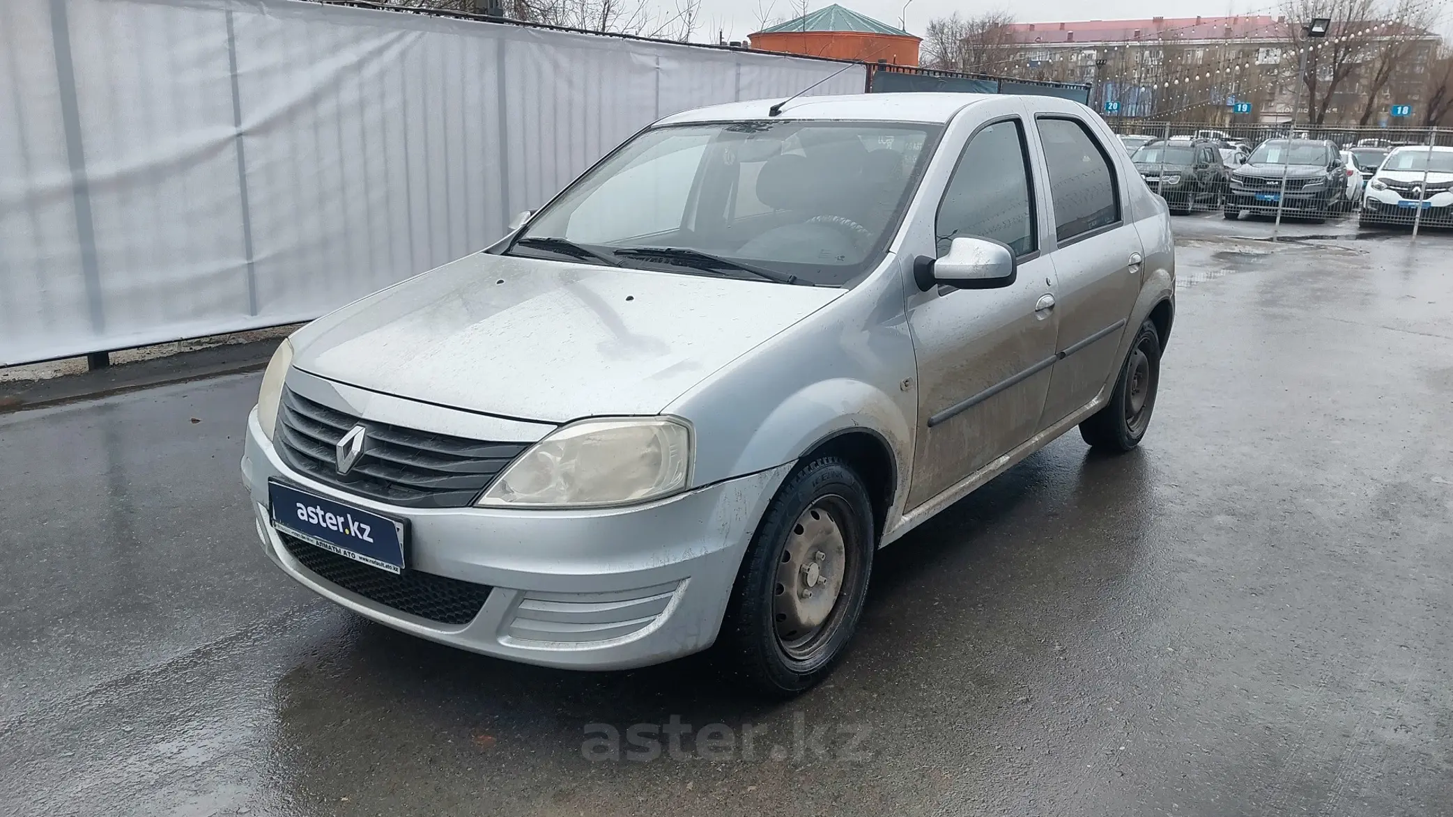 Renault Logan 2013