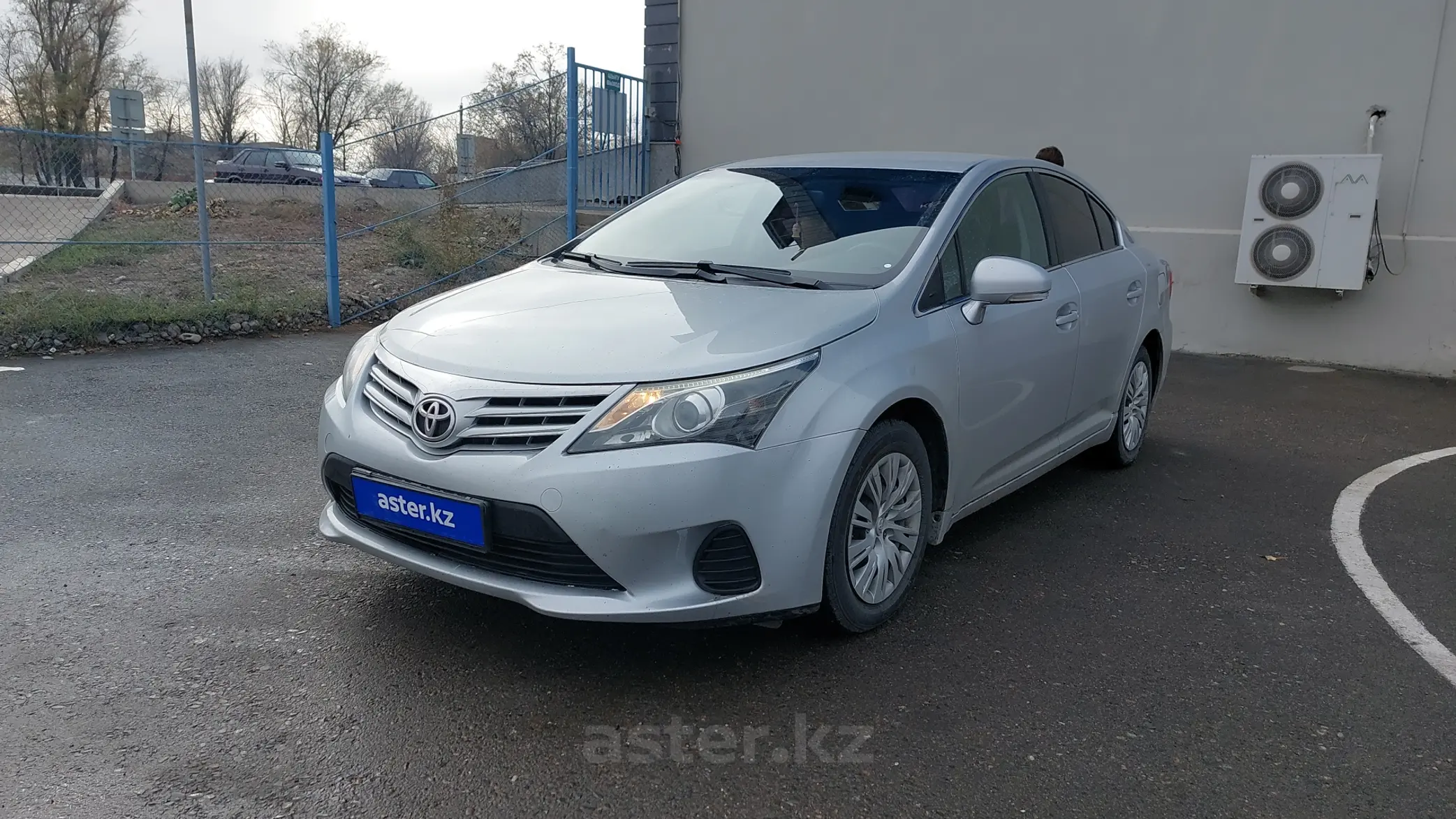 Toyota Avensis 2013