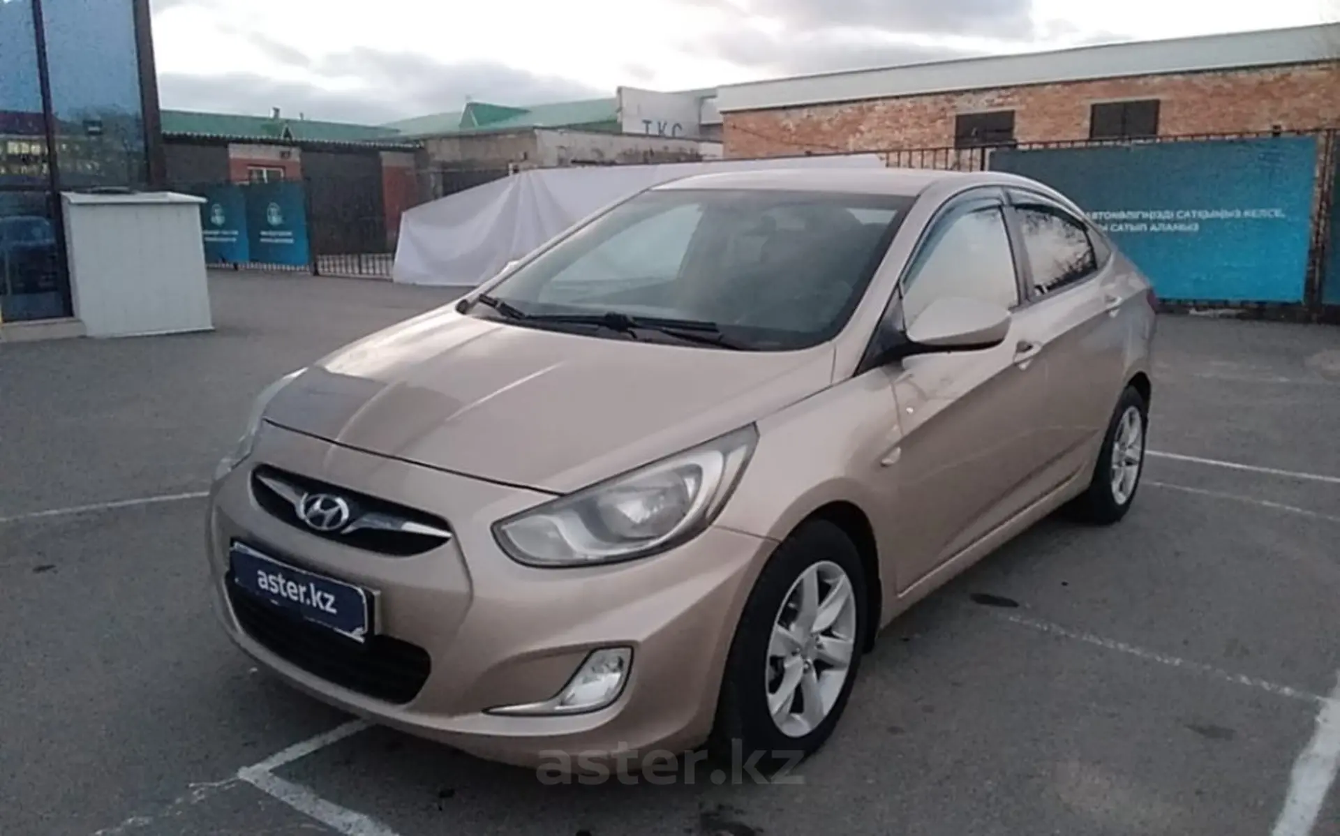 Hyundai Accent 2013