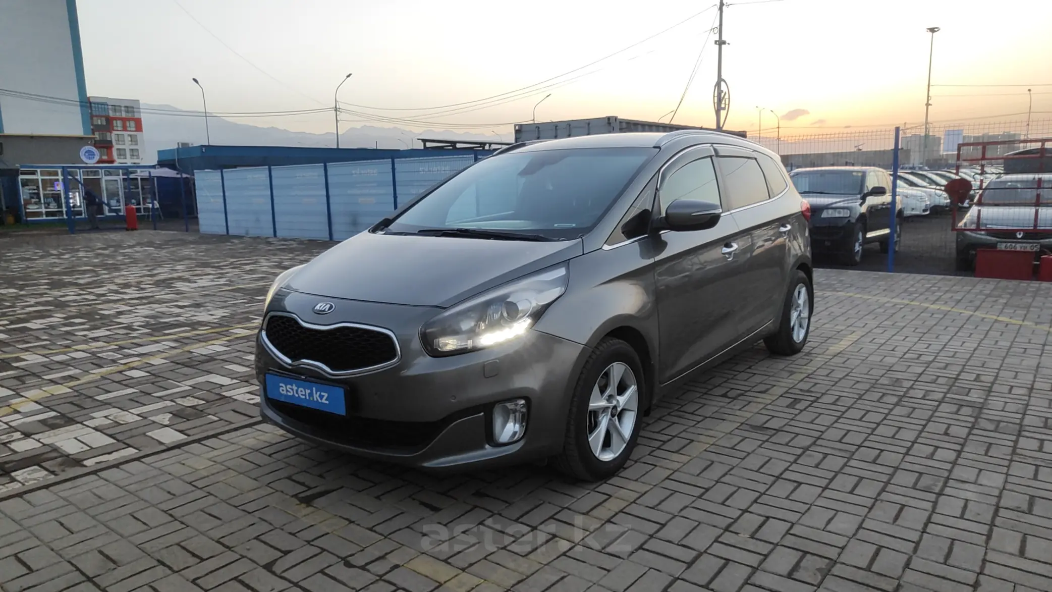 Kia Carens 2013