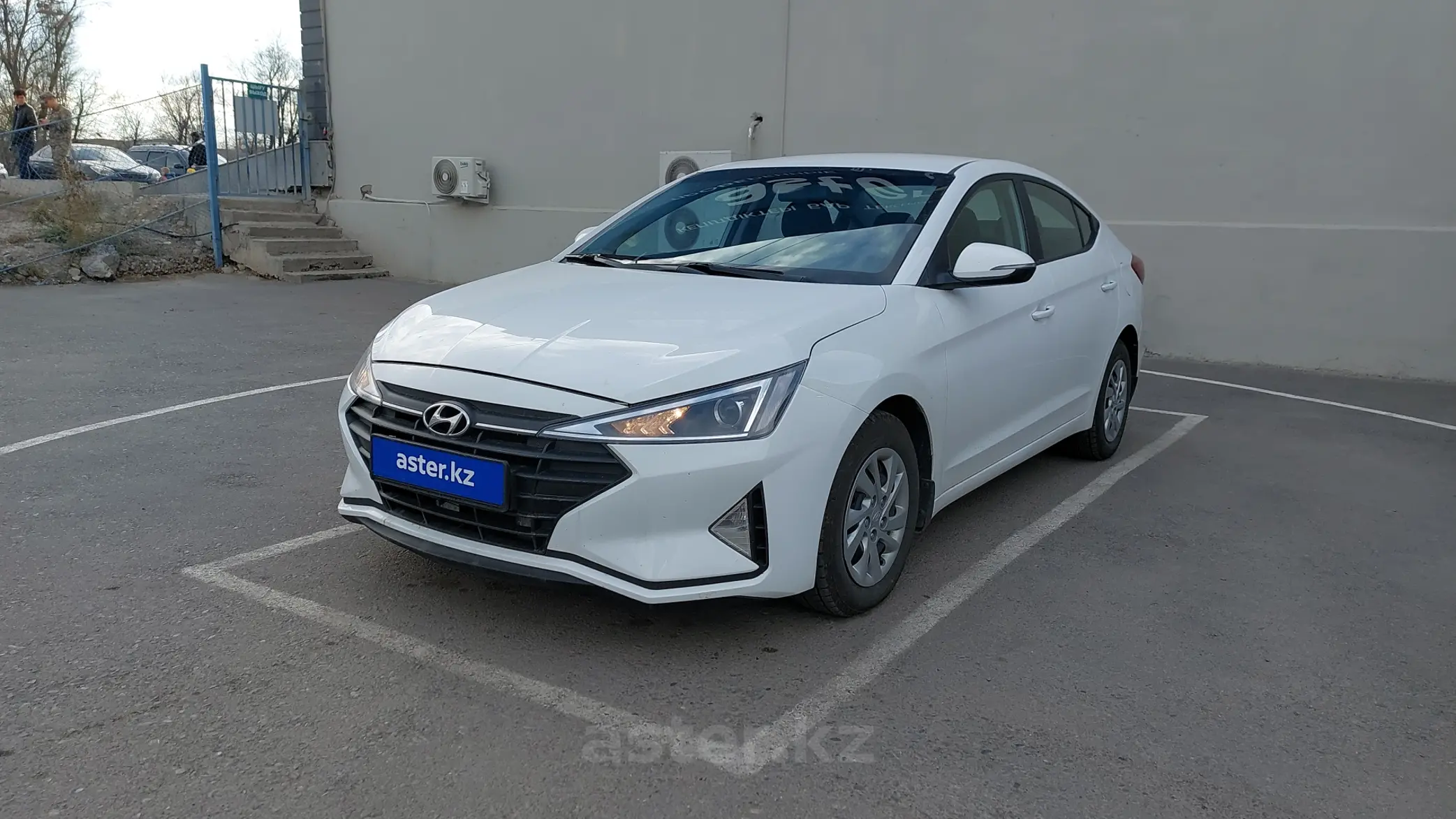 Hyundai Elantra 2019