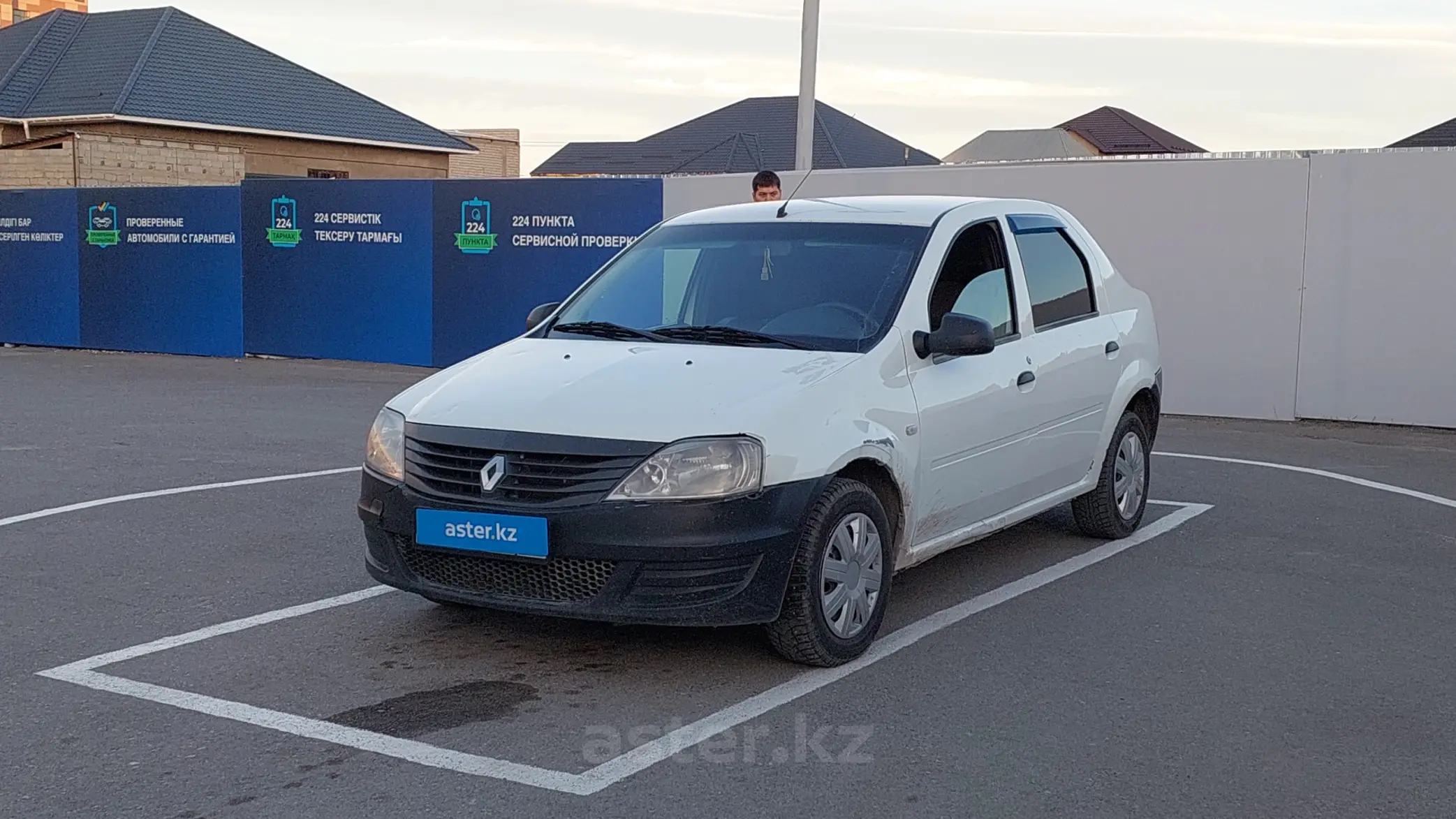 Renault Logan 2013