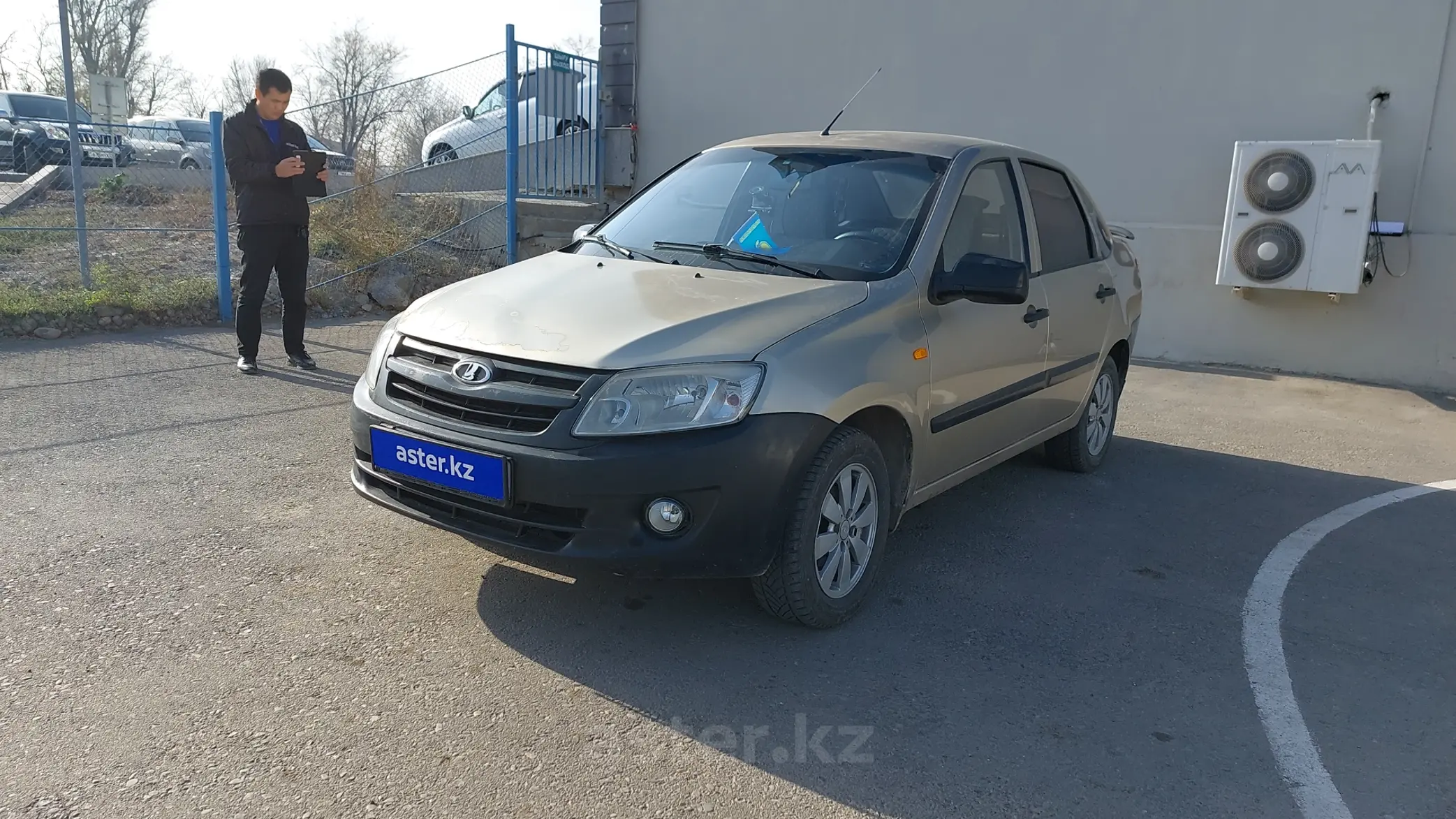 LADA (ВАЗ) Granta 2013