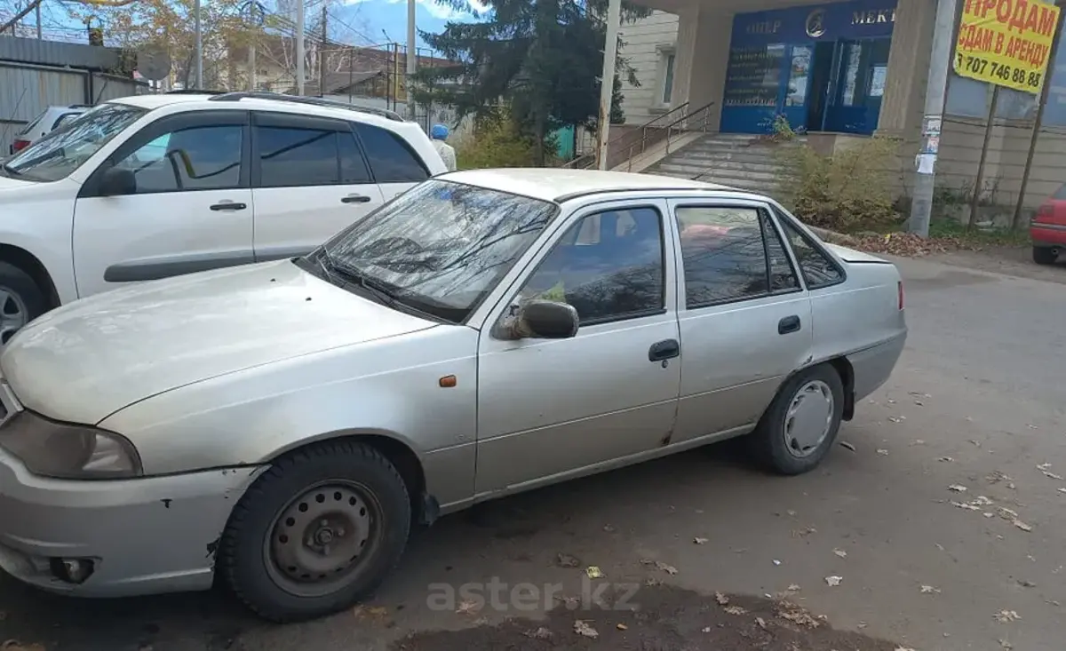 Daewoo Nexia серая