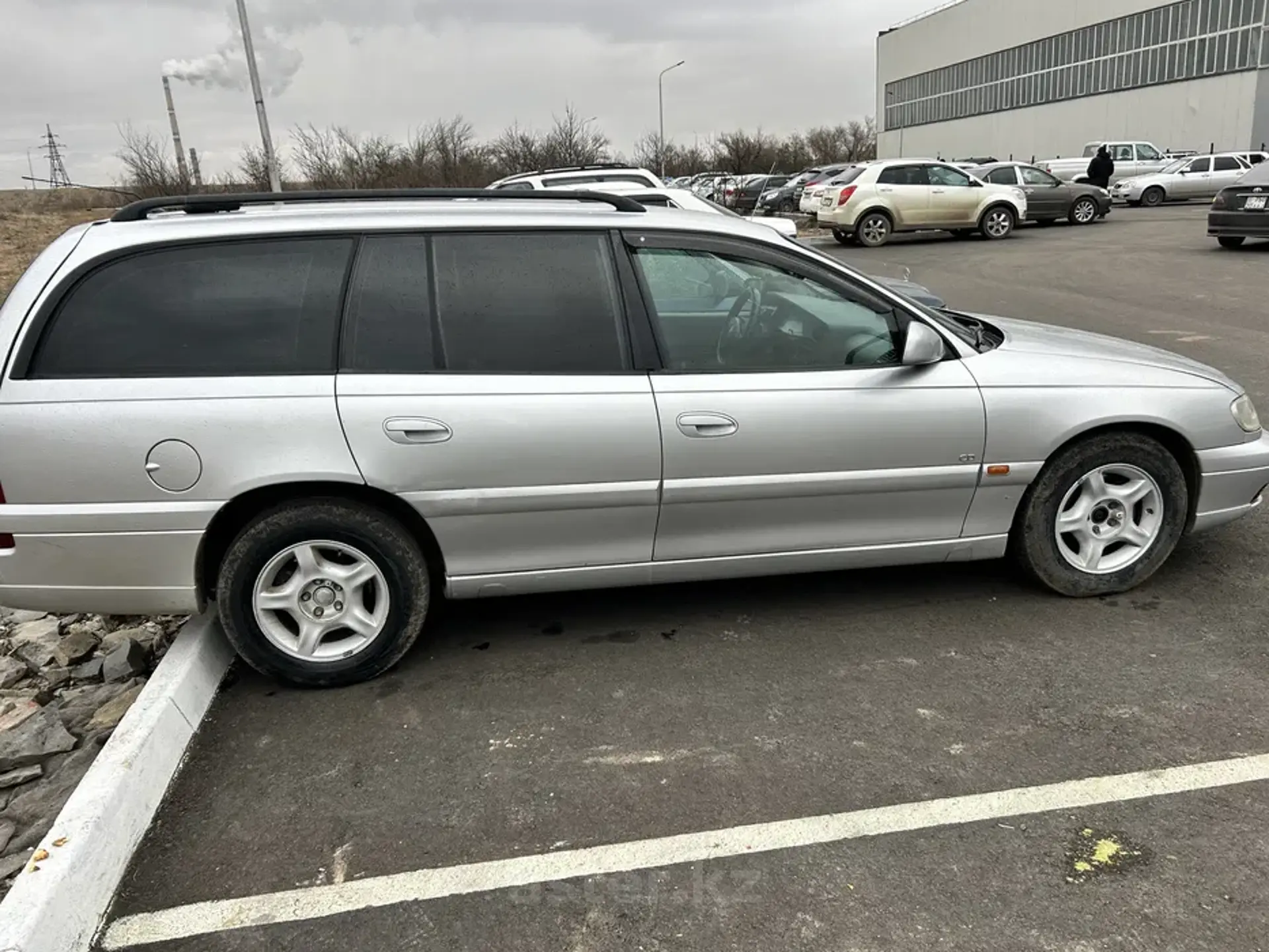 Opel Omega 2000