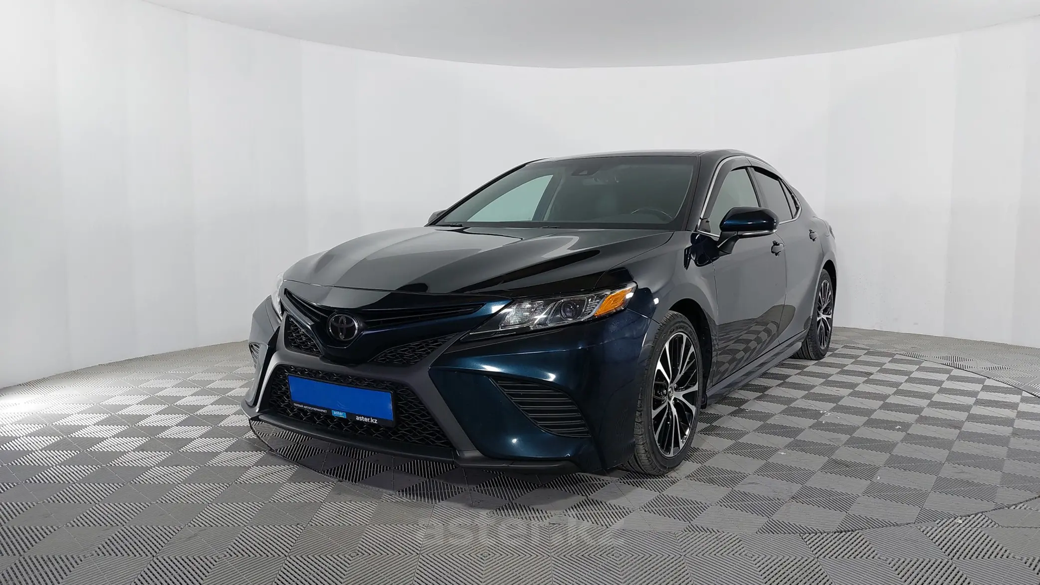 Toyota Camry 2019