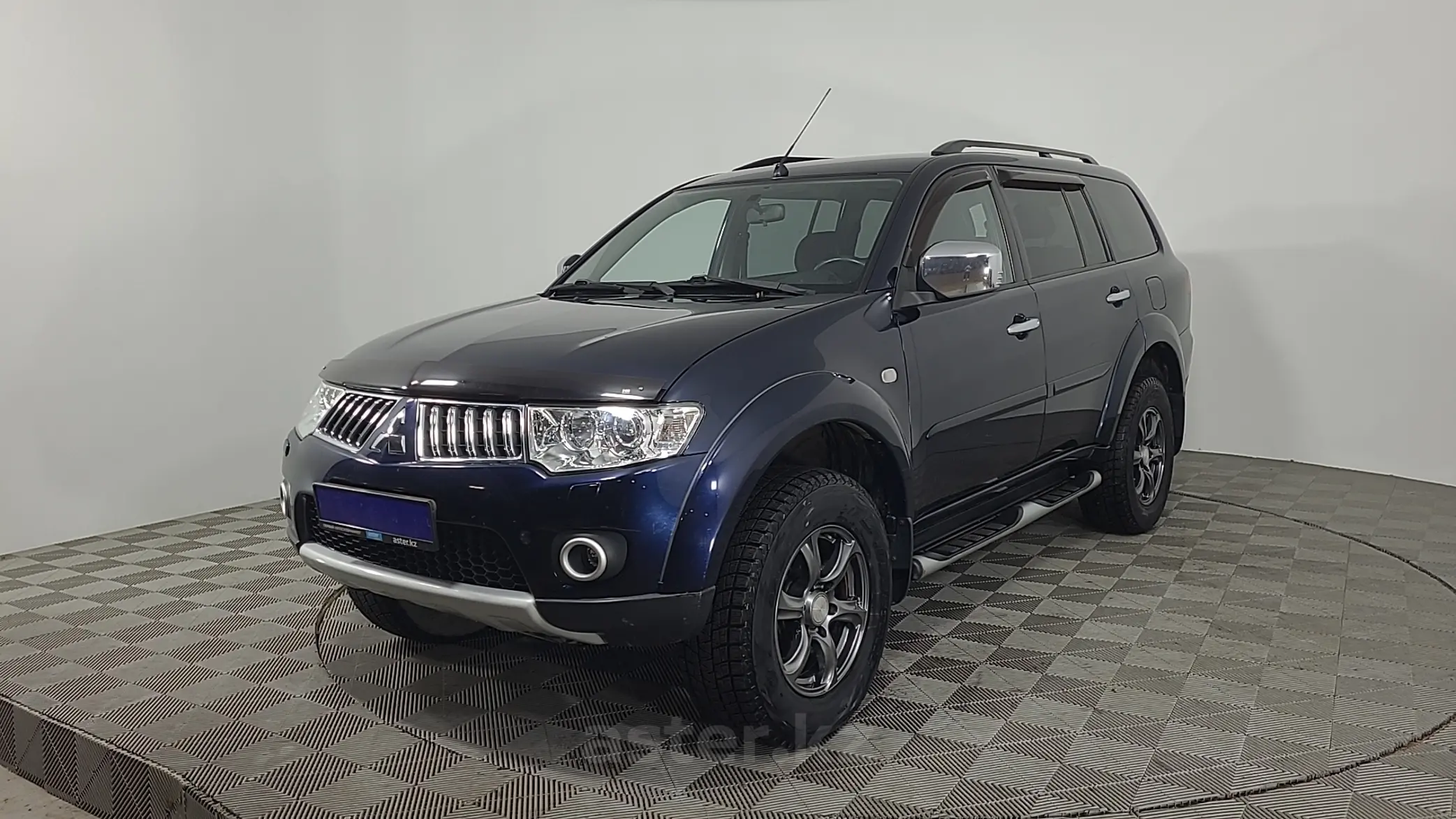 Mitsubishi Pajero Sport 2012