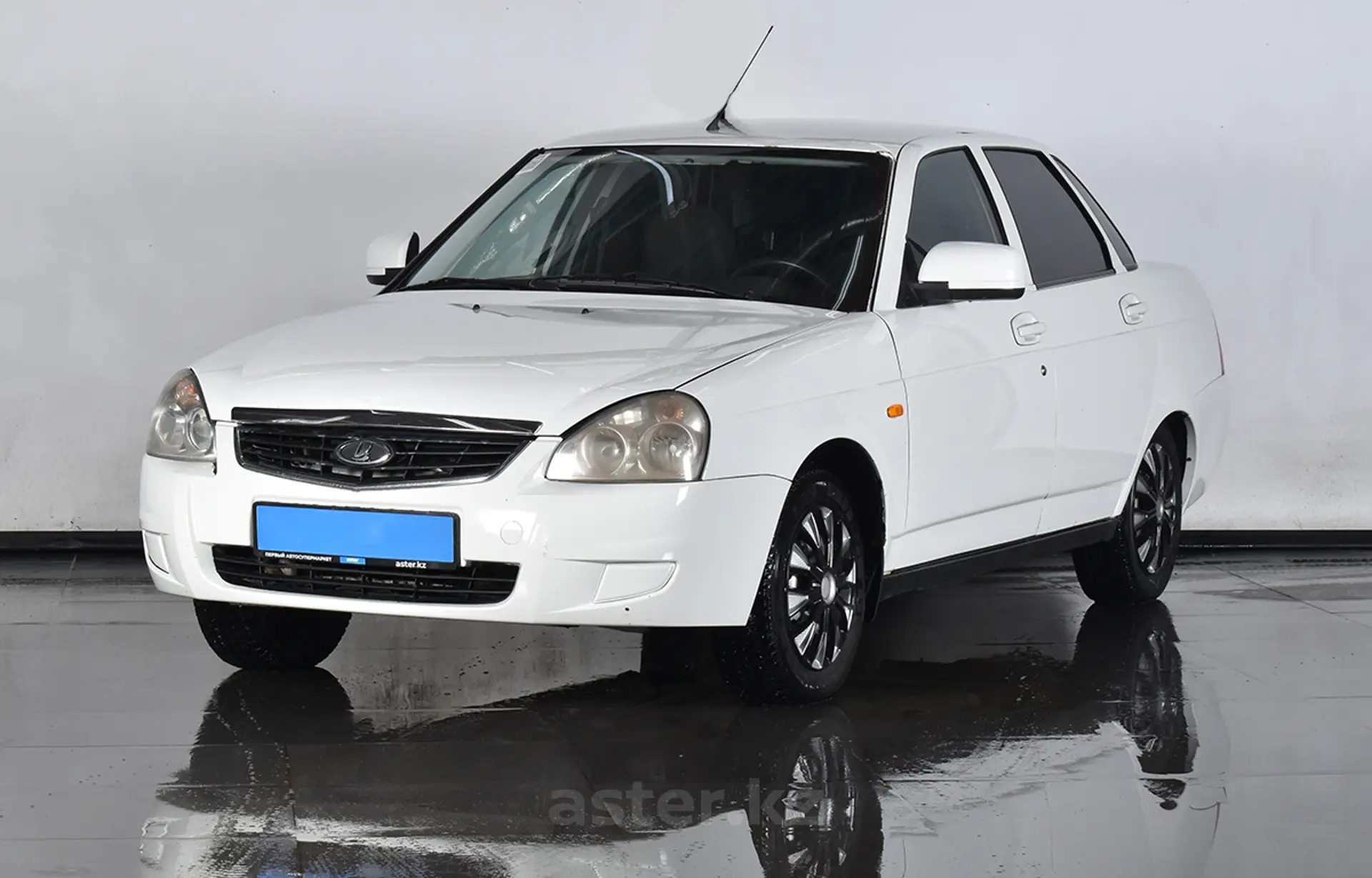 LADA (ВАЗ) Priora 2012