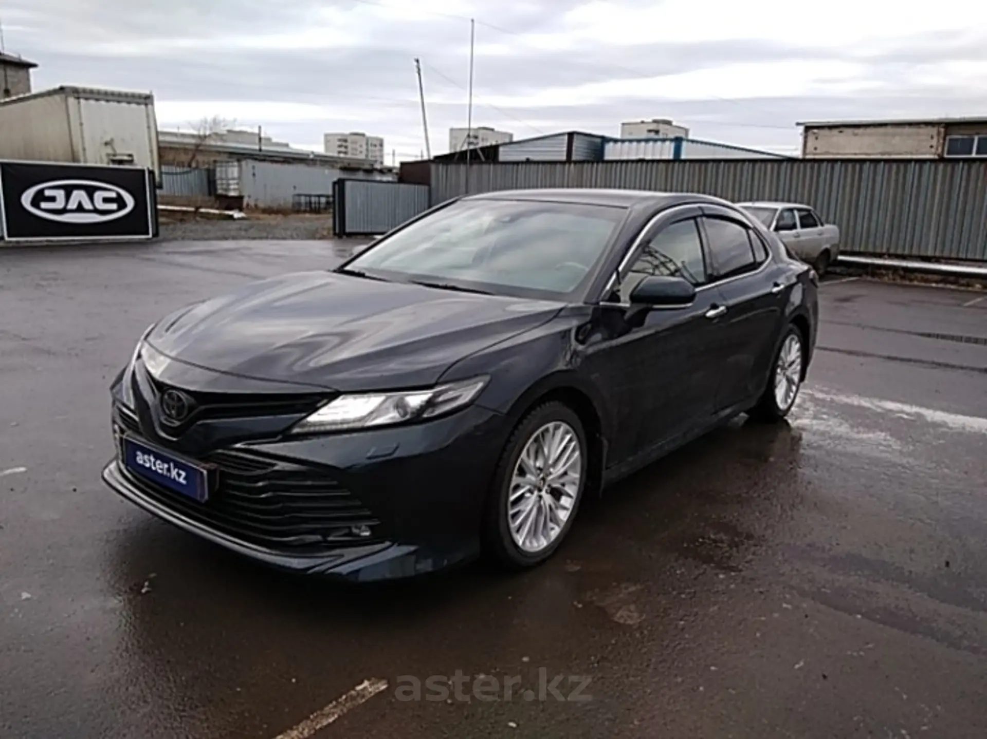 Toyota Camry 2019