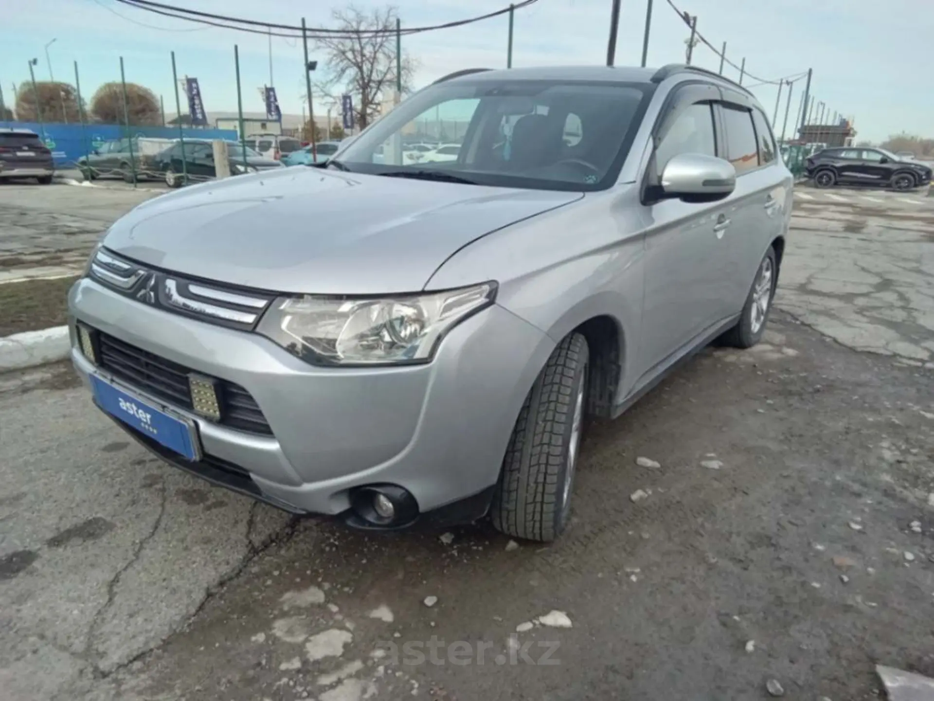 Mitsubishi Outlander 2012