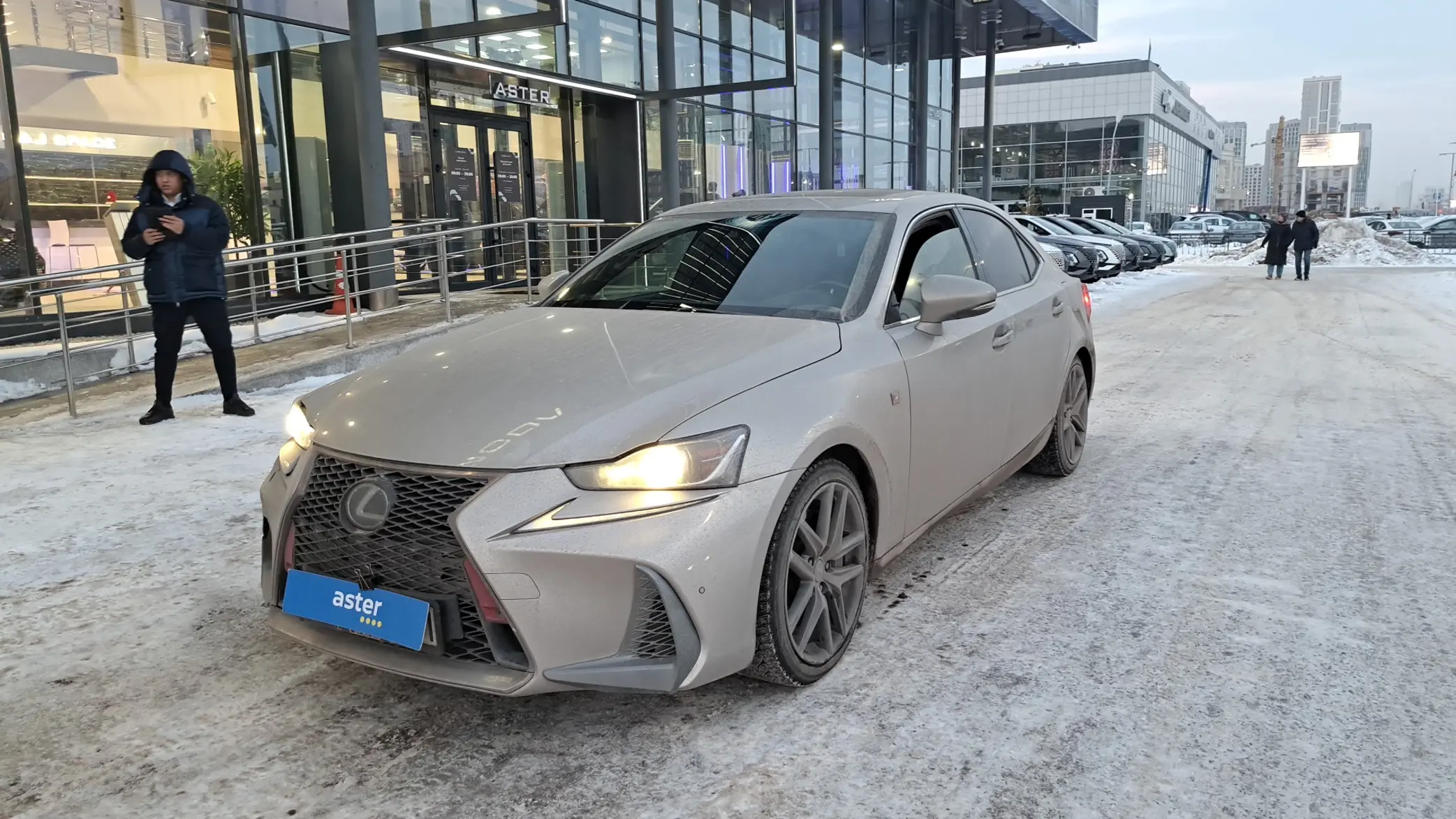 Lexus IS 2019