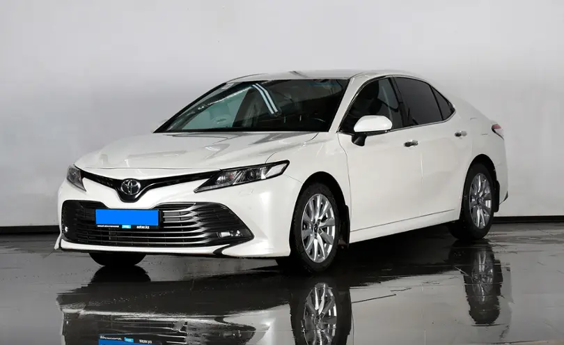 Toyota Camry 2020 года за 14 600 000 тг. в Алматы