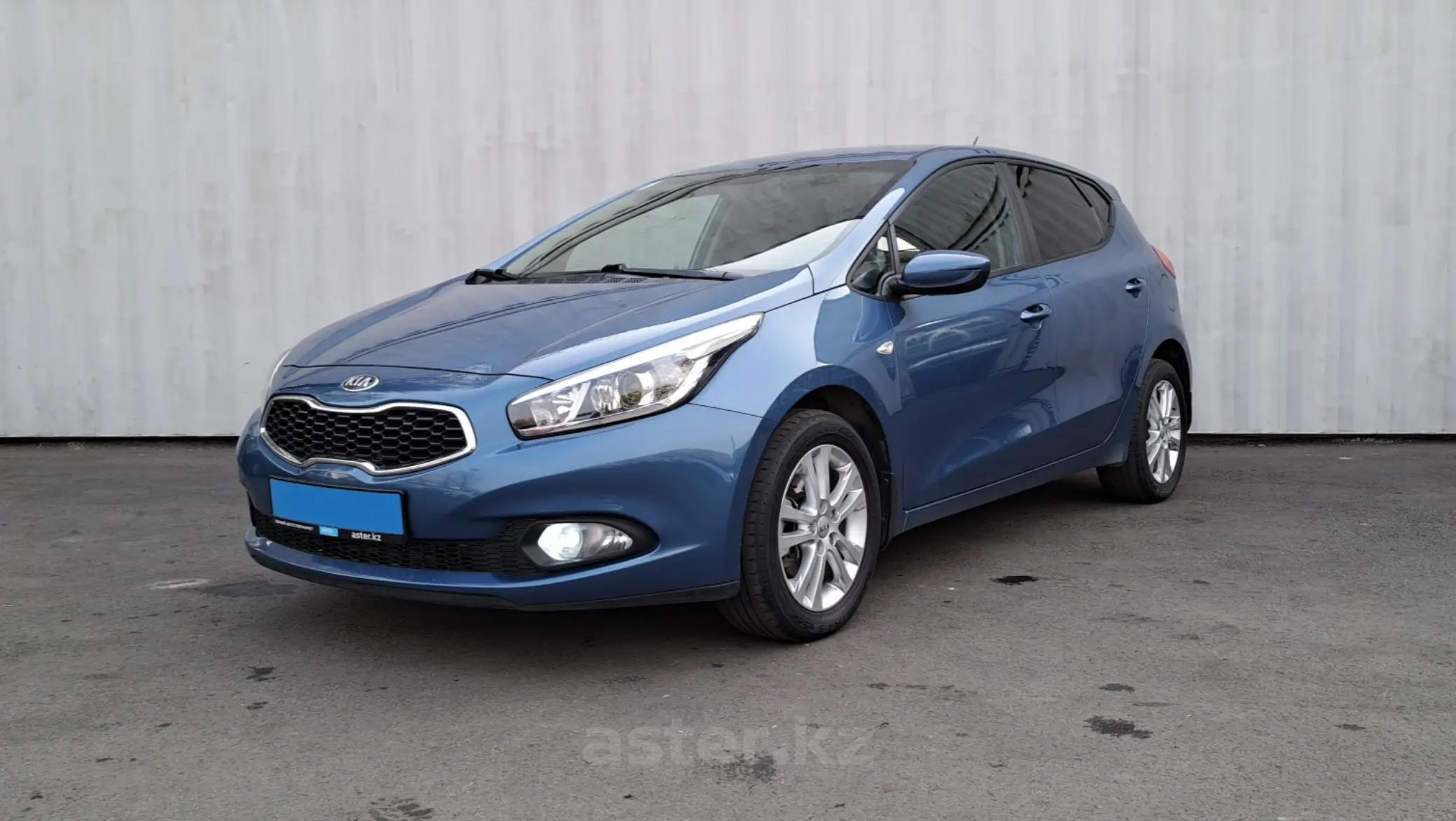 Kia Ceed синий 2013