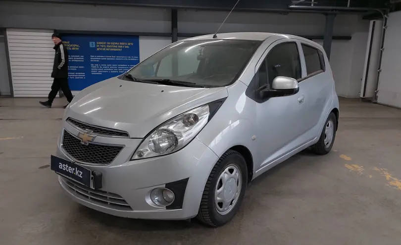 Chevrolet Spark 2014 года за 3 800 000 тг. в Астана