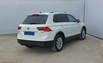 Volkswagen Tiguan 2018 года за 11 990 000 тг. в Уральск