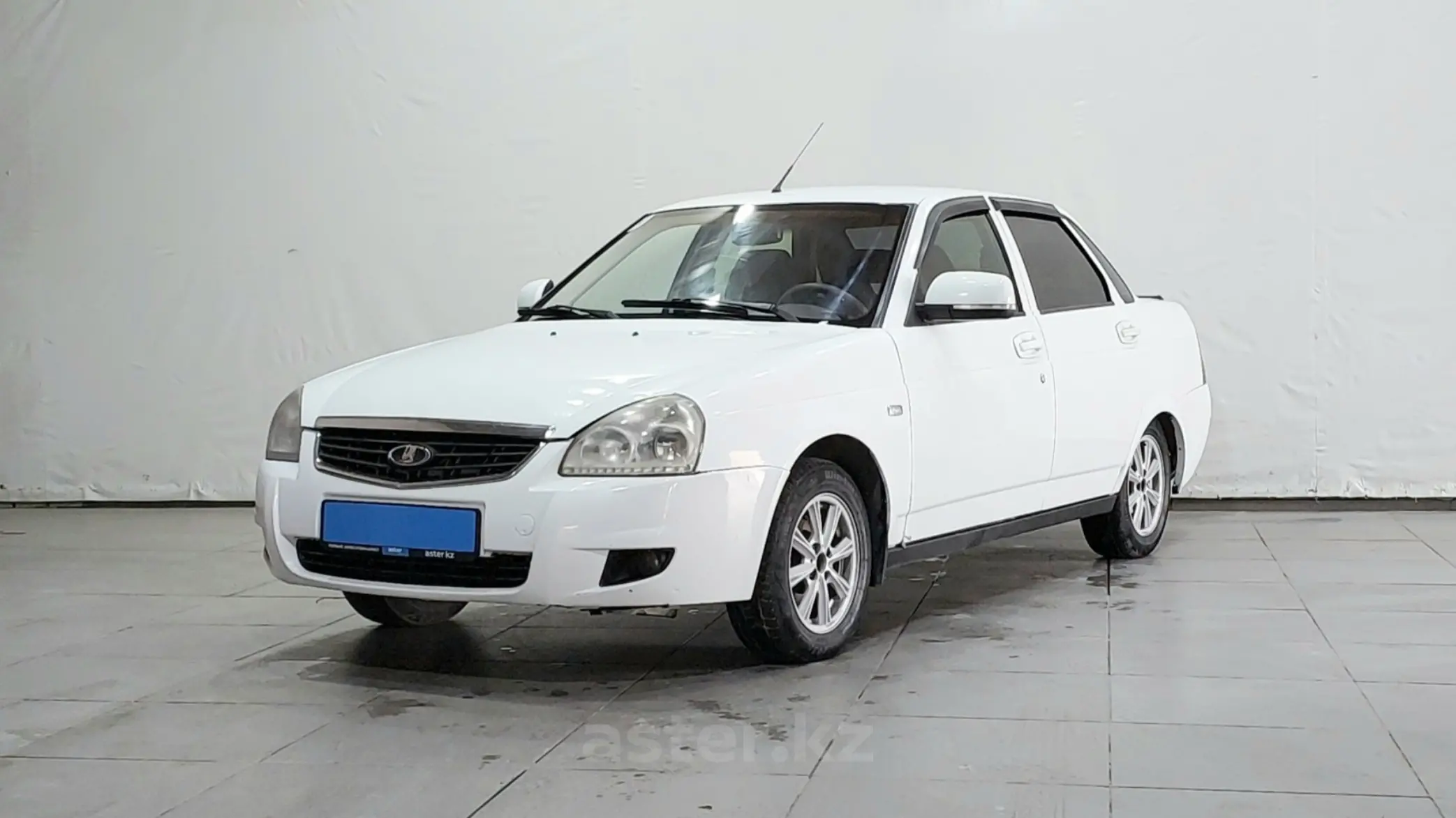 LADA (ВАЗ) Priora 2012