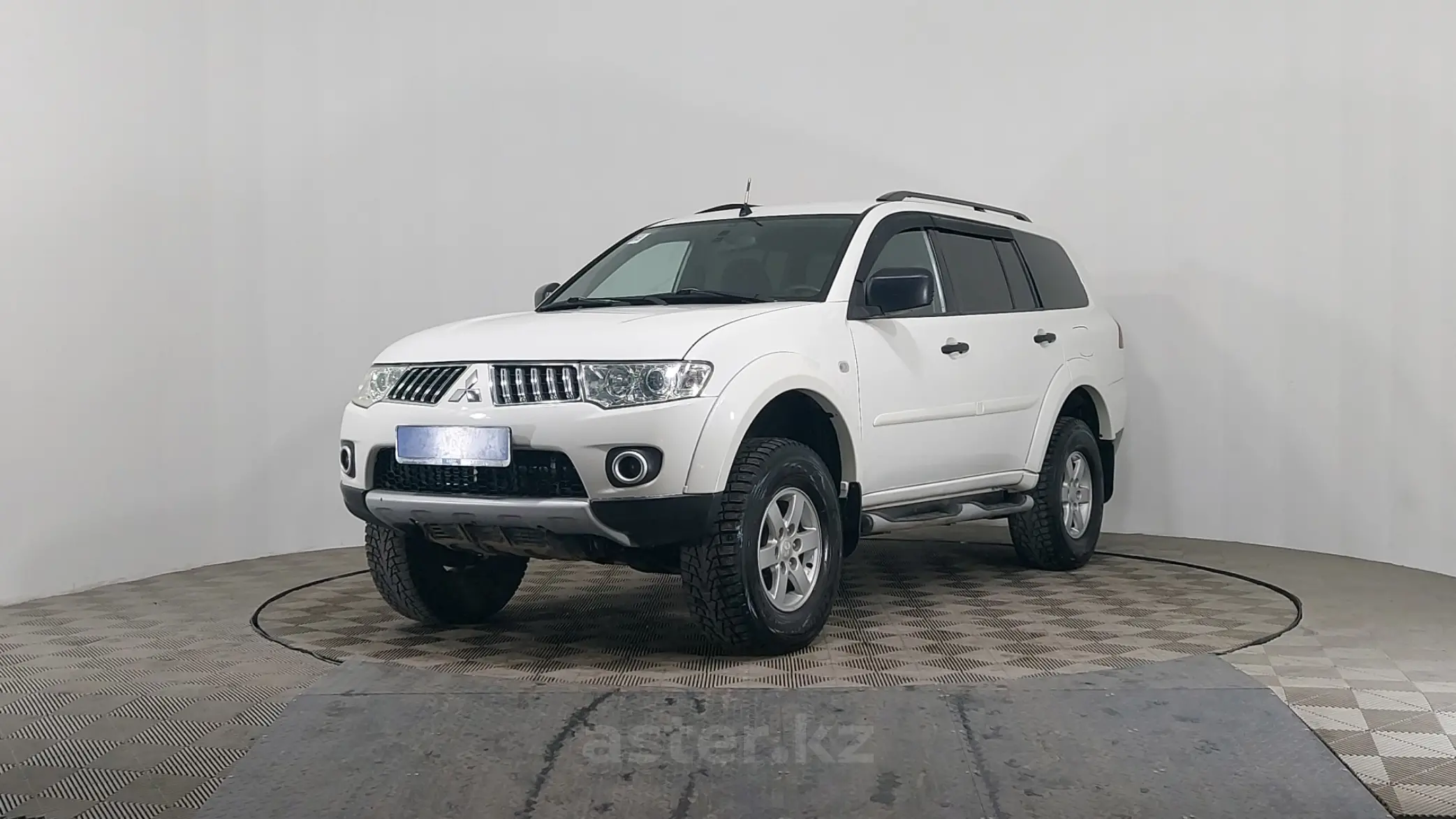 Mitsubishi Pajero Sport 2012