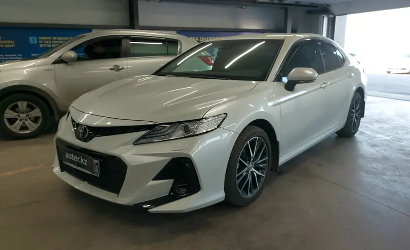 Toyota Camry 2022 года за 21 000 000 тг. в Астана
