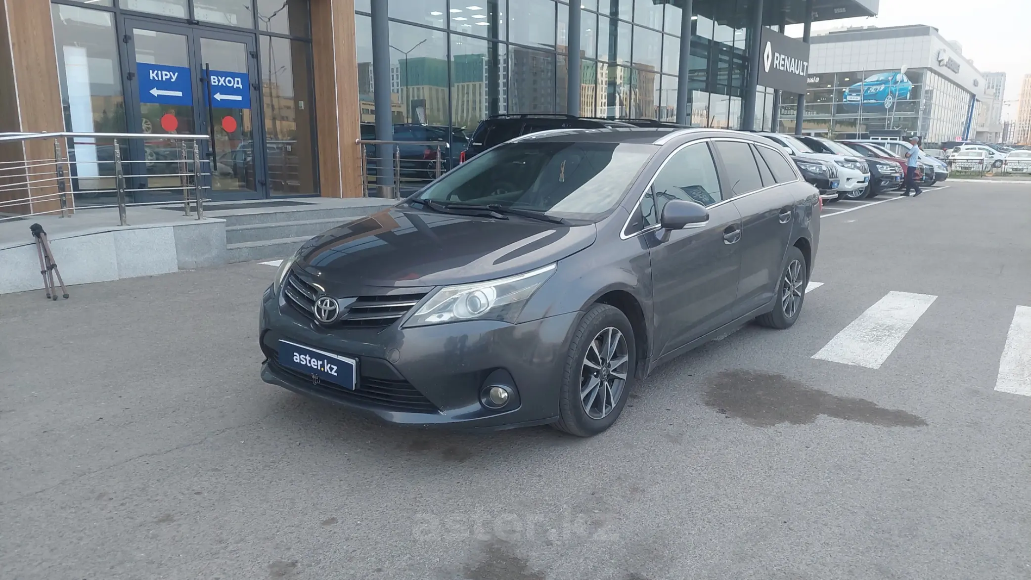 Toyota Avensis 2013