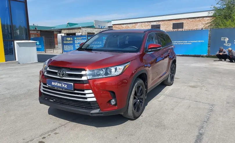Toyota Highlander 2019 года за 19 000 000 тг. в Актобе