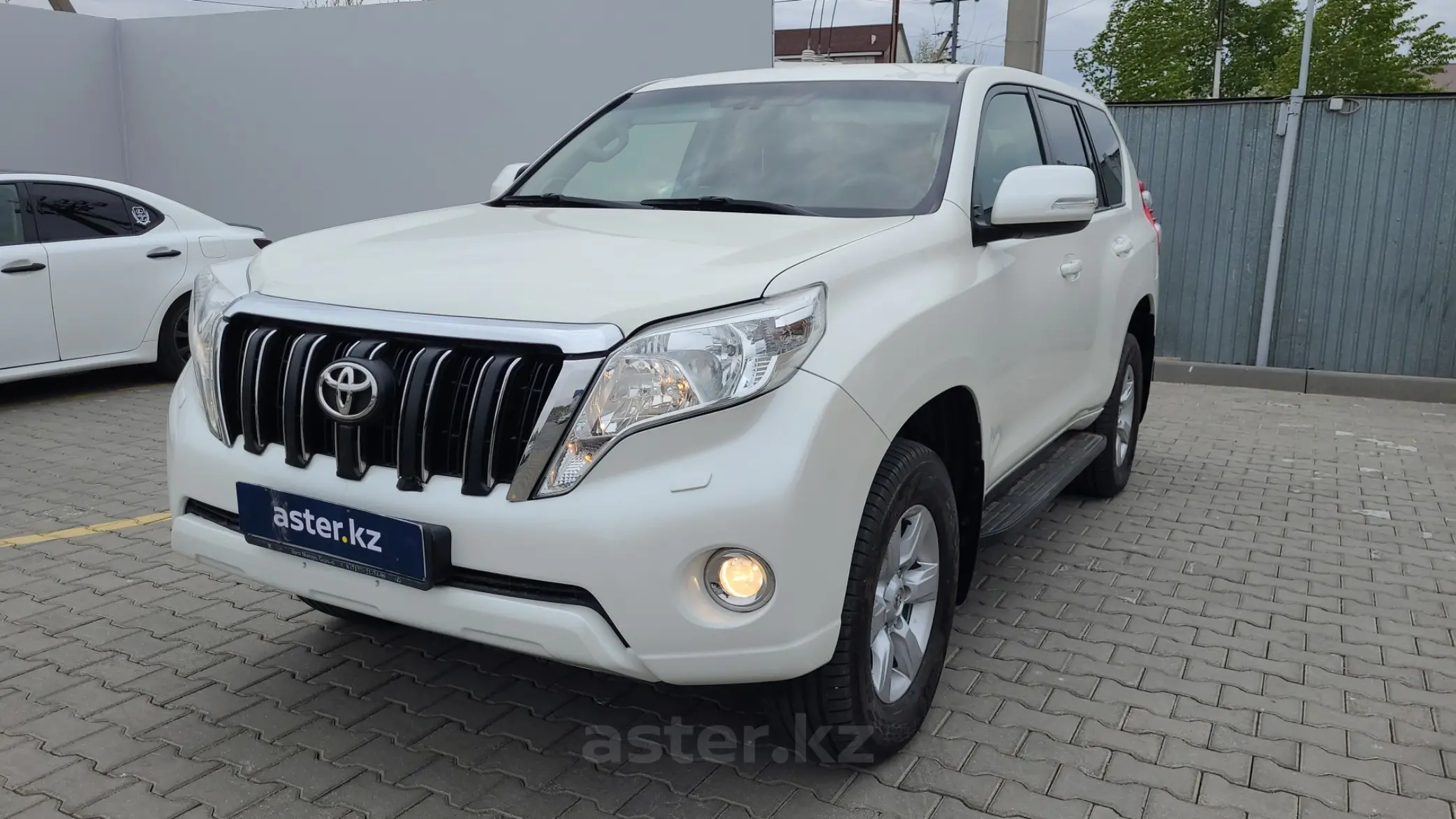 Toyota Land Cruiser Prado 2015