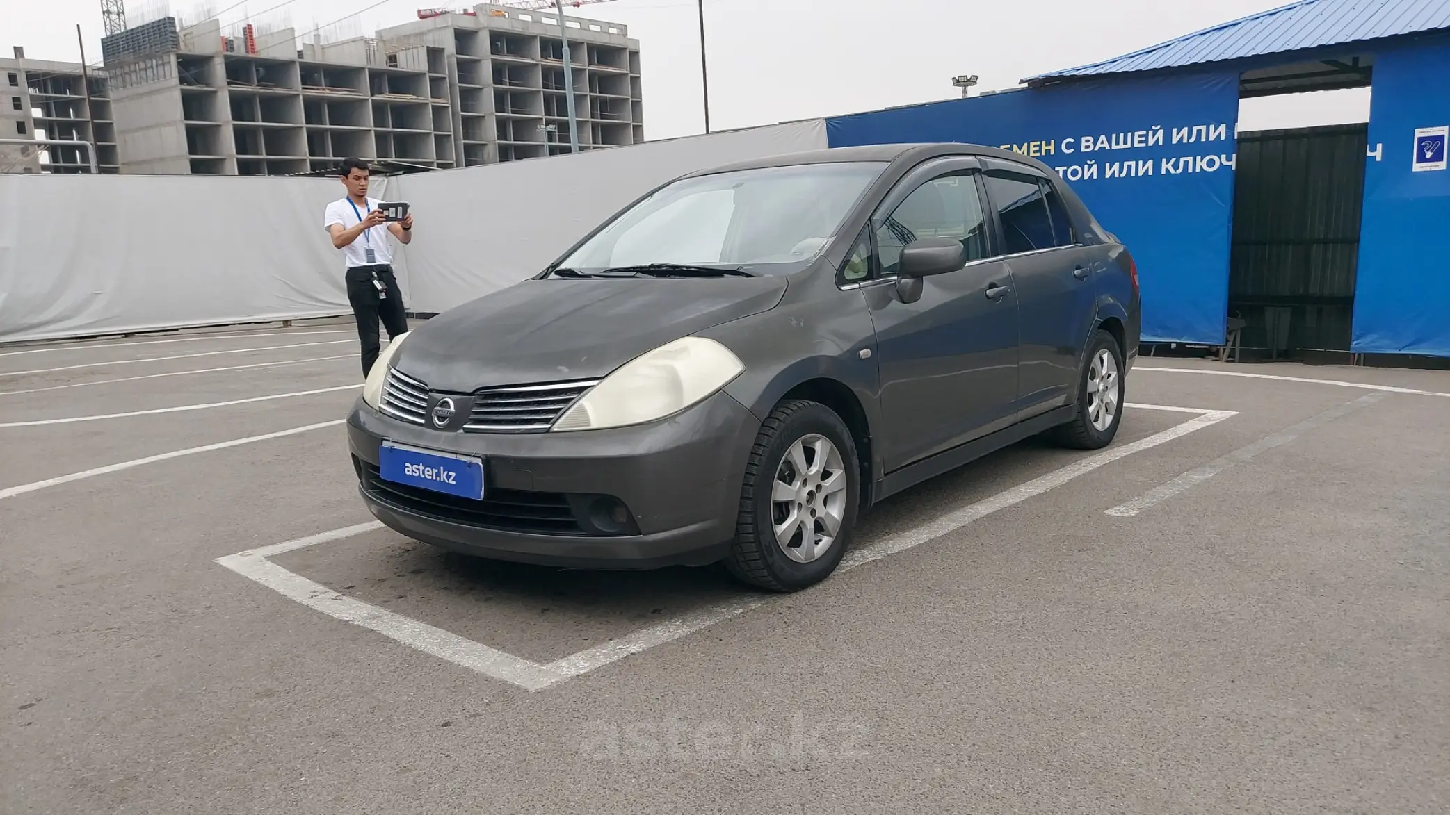 Nissan Tiida 2006