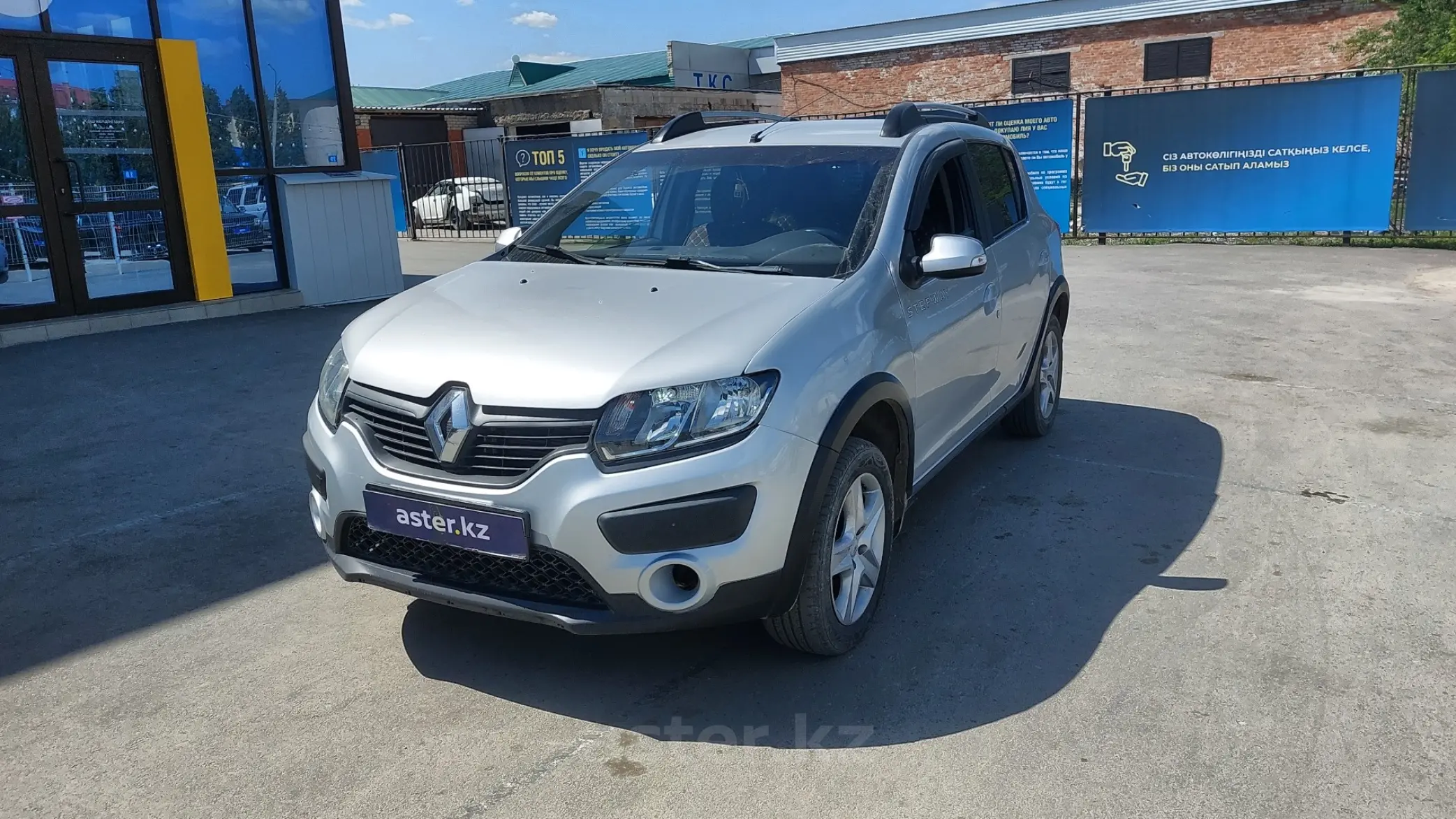 Renault Sandero 2015