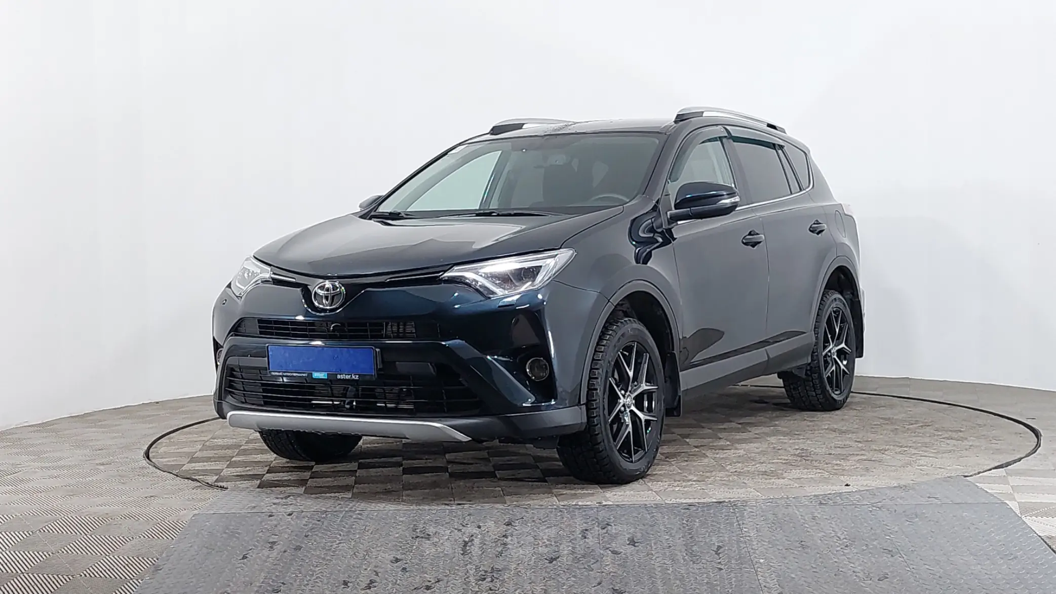 Купить Toyota RAV4 2017 года в Астане, цена 12750000 тенге. Продажа Toyota  RAV4 в Астане - Aster.kz. №226675