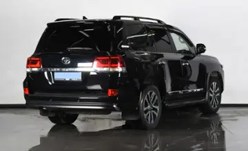 Toyota Land Cruiser 2018 года за 39 250 000 тг. в Астана