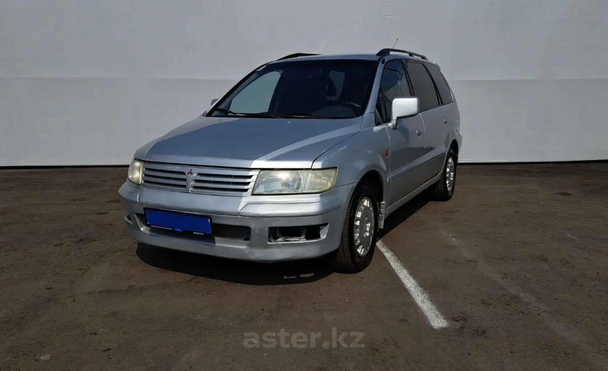 2001 Mitsubishi Space Wagon