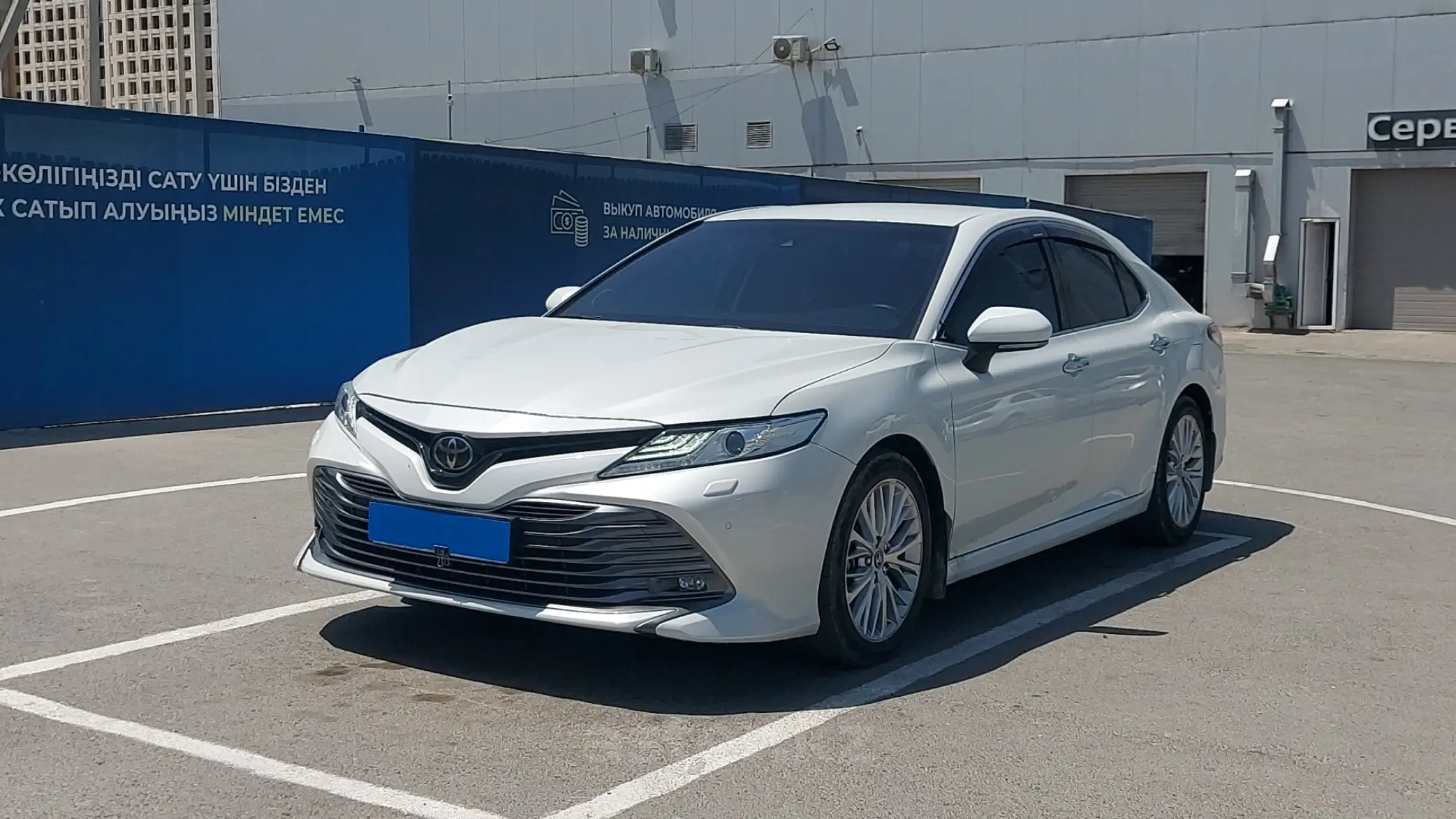 Toyota Camry 2019