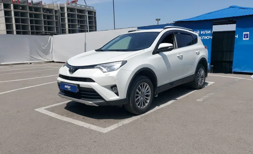Toyota RAV4 2015 года за 14 000 000 тг. в Алматы