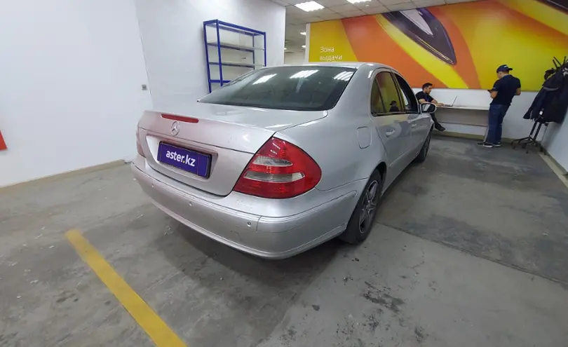 Mercedes-Benz E-Класс 2004 года за 4 000 000 тг. в Павлодарская область фото 3