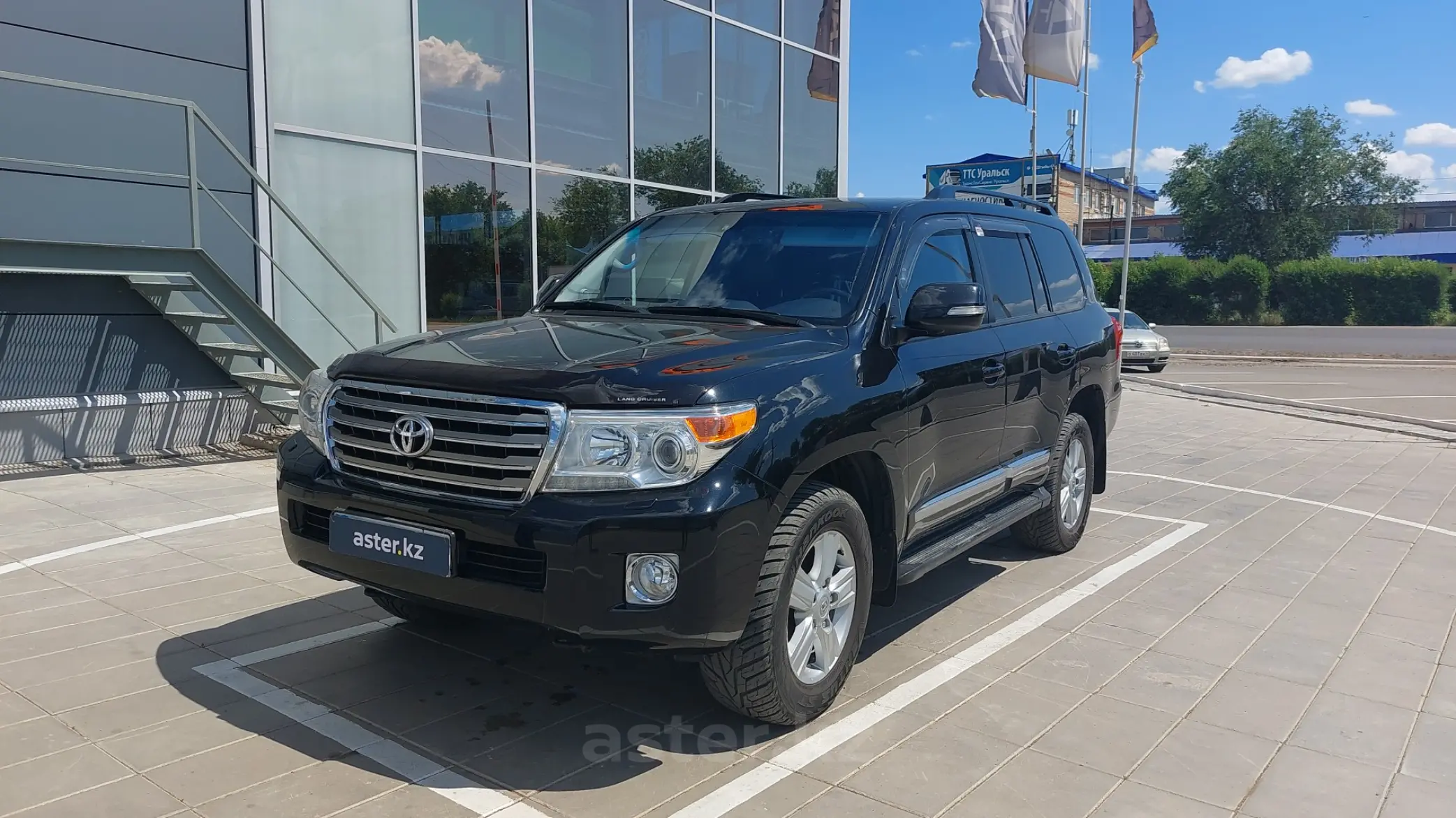 Купить Toyota Land Cruiser 2014 года в Уральске, цена 30000000 тенге.  Продажа Toyota Land Cruiser в Уральске - Aster.kz. №c846279