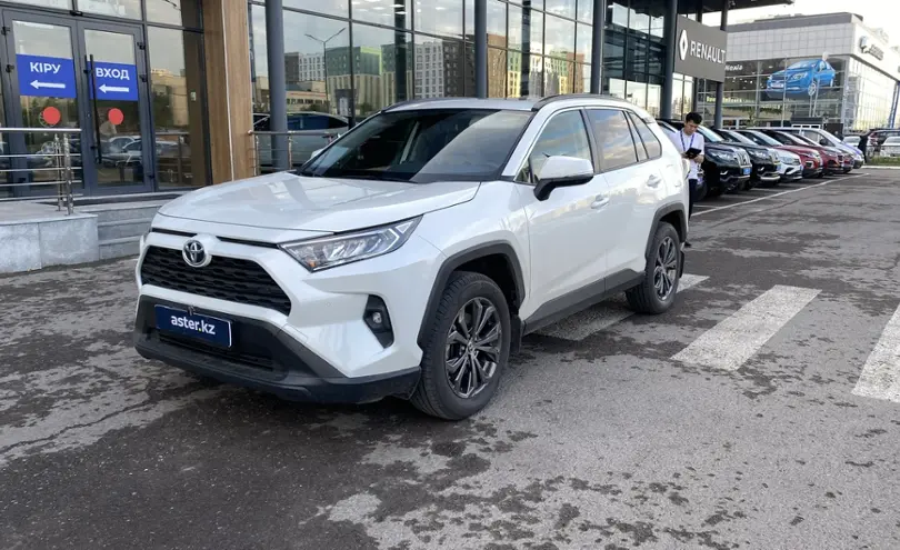 Toyota RAV4 2022 года за 25 000 000 тг. в Астана