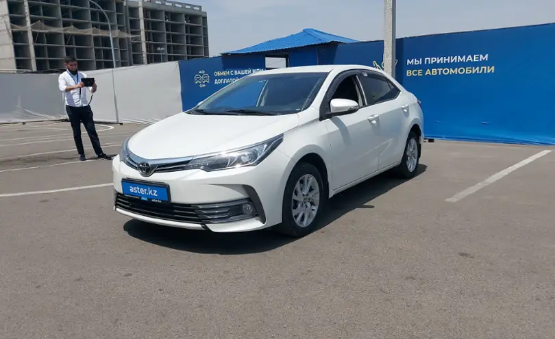 Toyota Corolla 2018 года за 9 500 000 тг. в Алматы