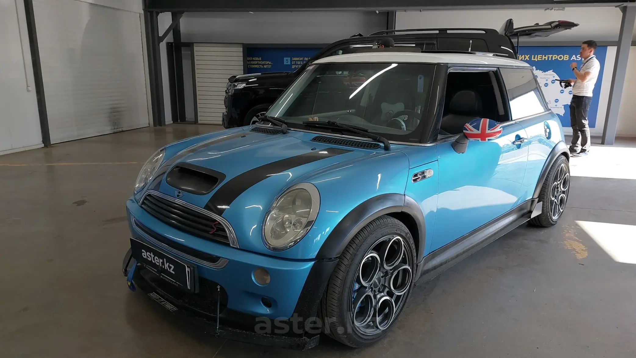 Купить MINI Hatch 2003 года в Астане, цена 3800000 тенге. Продажа MINI  Hatch в Астане - Aster.kz. №c851657