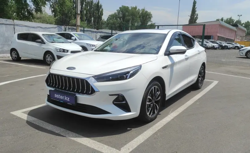JAC J7 2023 года за 9 500 000 тг. в Алматы