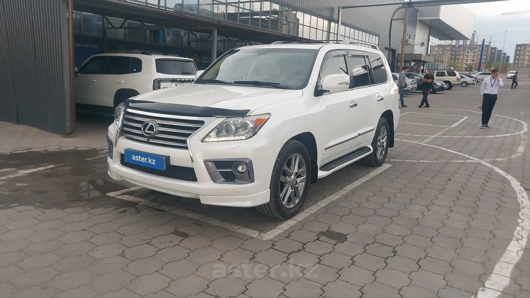 Lexus LX 2014