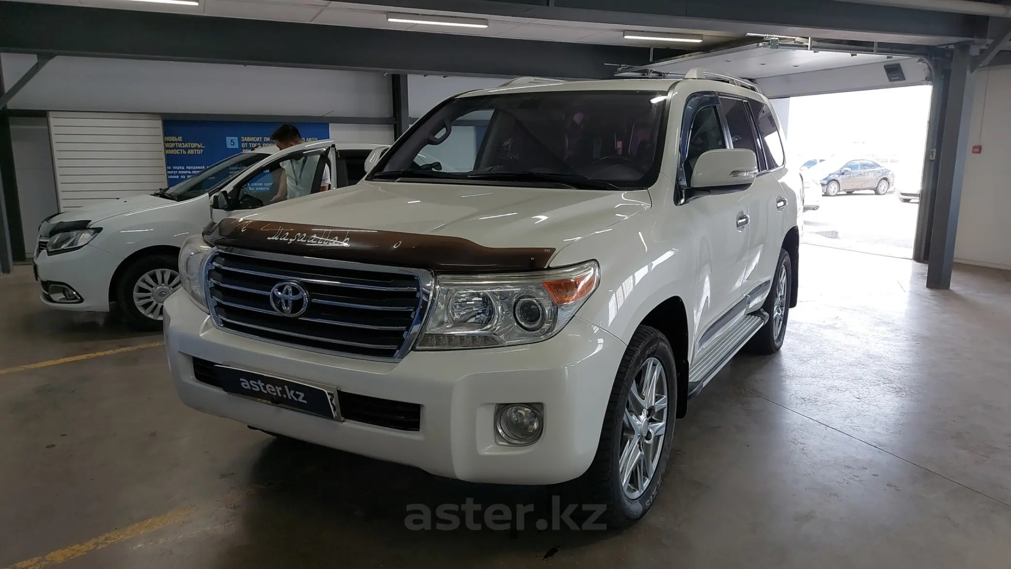 Toyota Land Cruiser 2012